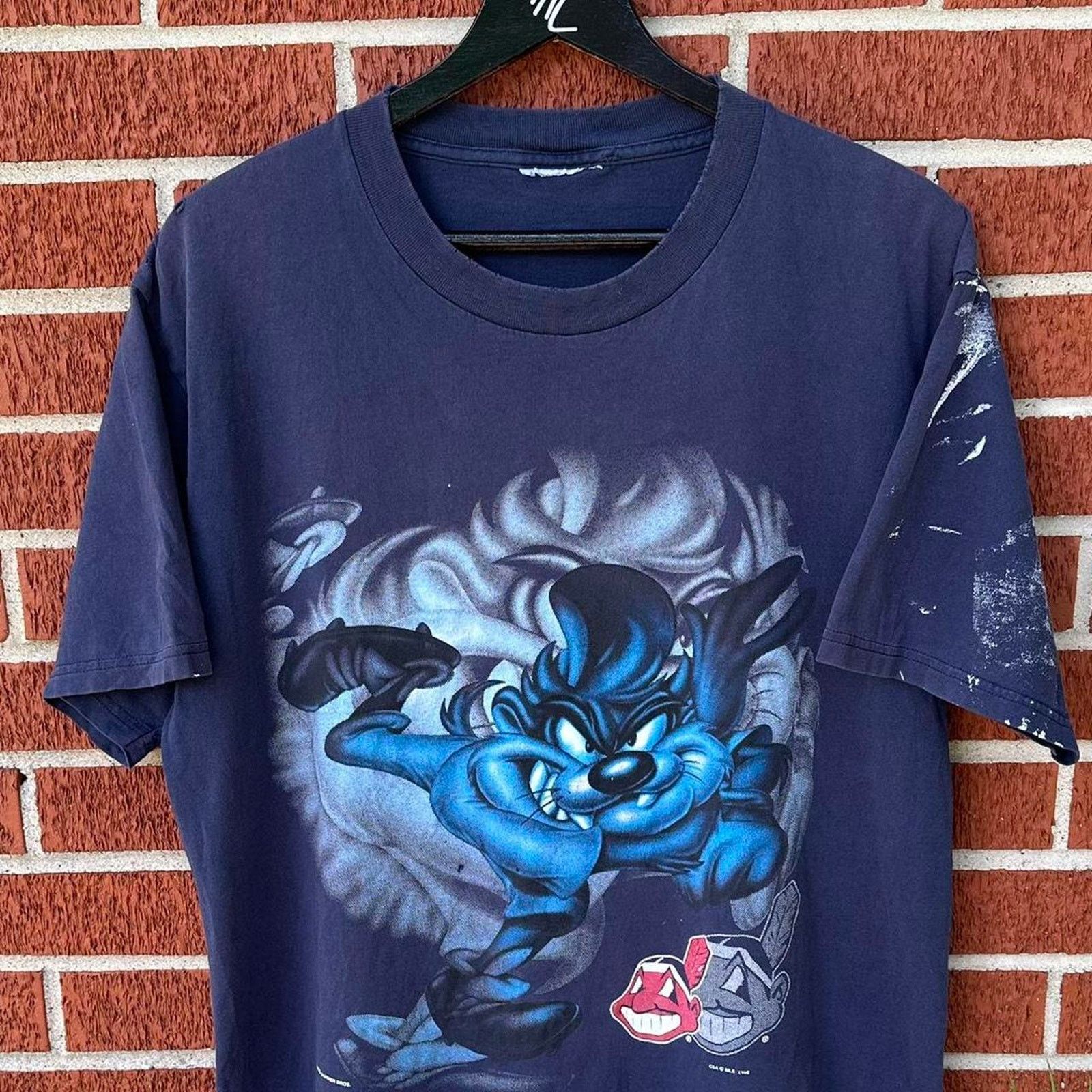 Vintage Vintage thrashed cleveland indians looney tunes shadow tee Size US L / EU 52-54 / 3 - 2 Thumbnail