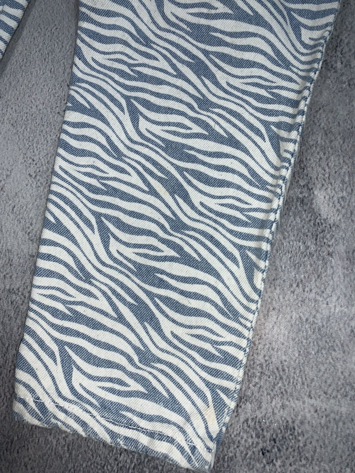 Japanese Brand × Vintage Vintage Y2K mom zebra denim pants trousers size japanese 24 Size 24" / US 00 / IT 34 - 5 Thumbnail