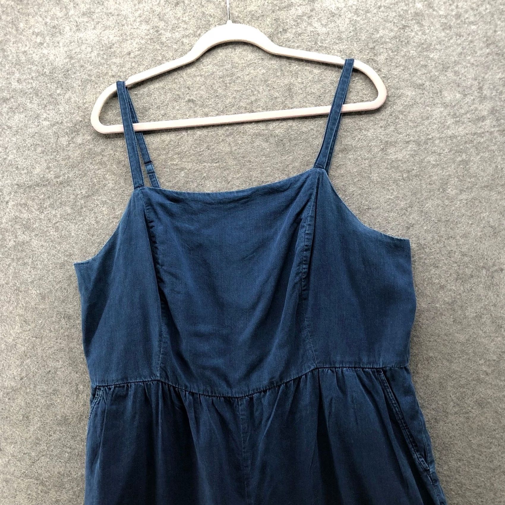 Old Navy Old Navy Sleeveless Cami Romper Women 2XL Dark Blue Chambray Lyocell Square Neck Jumper One-Piece Casual Light Weight Summer Spring Solid Size 40" / US 18 - 3 Thumbnail