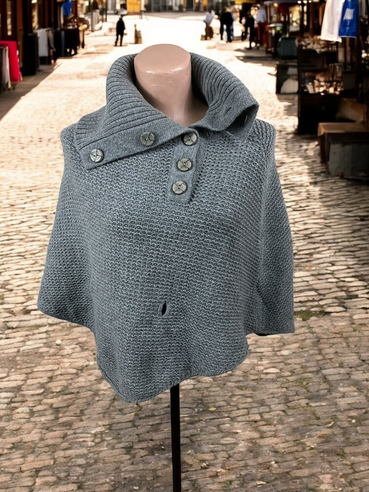 Weekend Max Mara Max Mara Weekend grey poncho size S wool blend Size S / US 4 / IT 40 - 1 Thumbnail