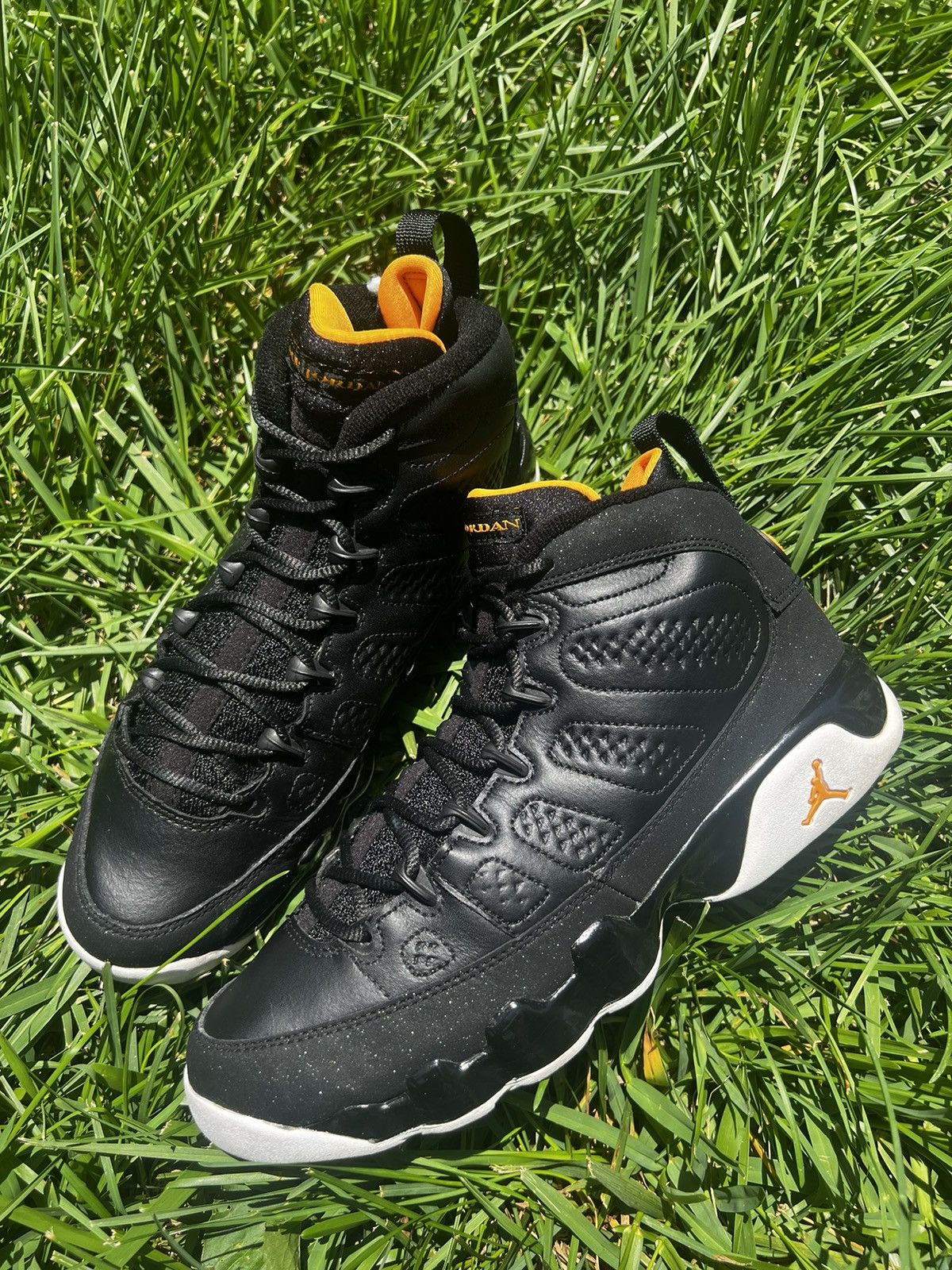 Jordan Brand CLEAN Air Jordan 9 size 7 Mens Citrus 2010 Retro shoes Size US 7 / EU 40 - 2 Thumbnail