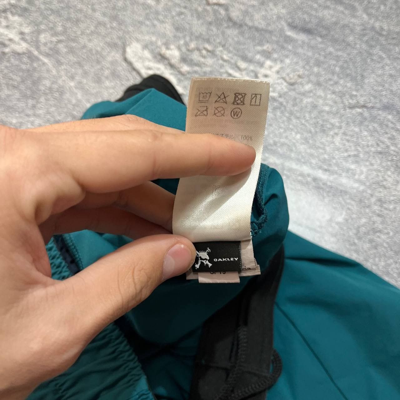 Oakley × Vintage Vintage Oakley Shorts Mini Logo Swimwear Surfing Style Y2K Size US 33 - 5 Thumbnail