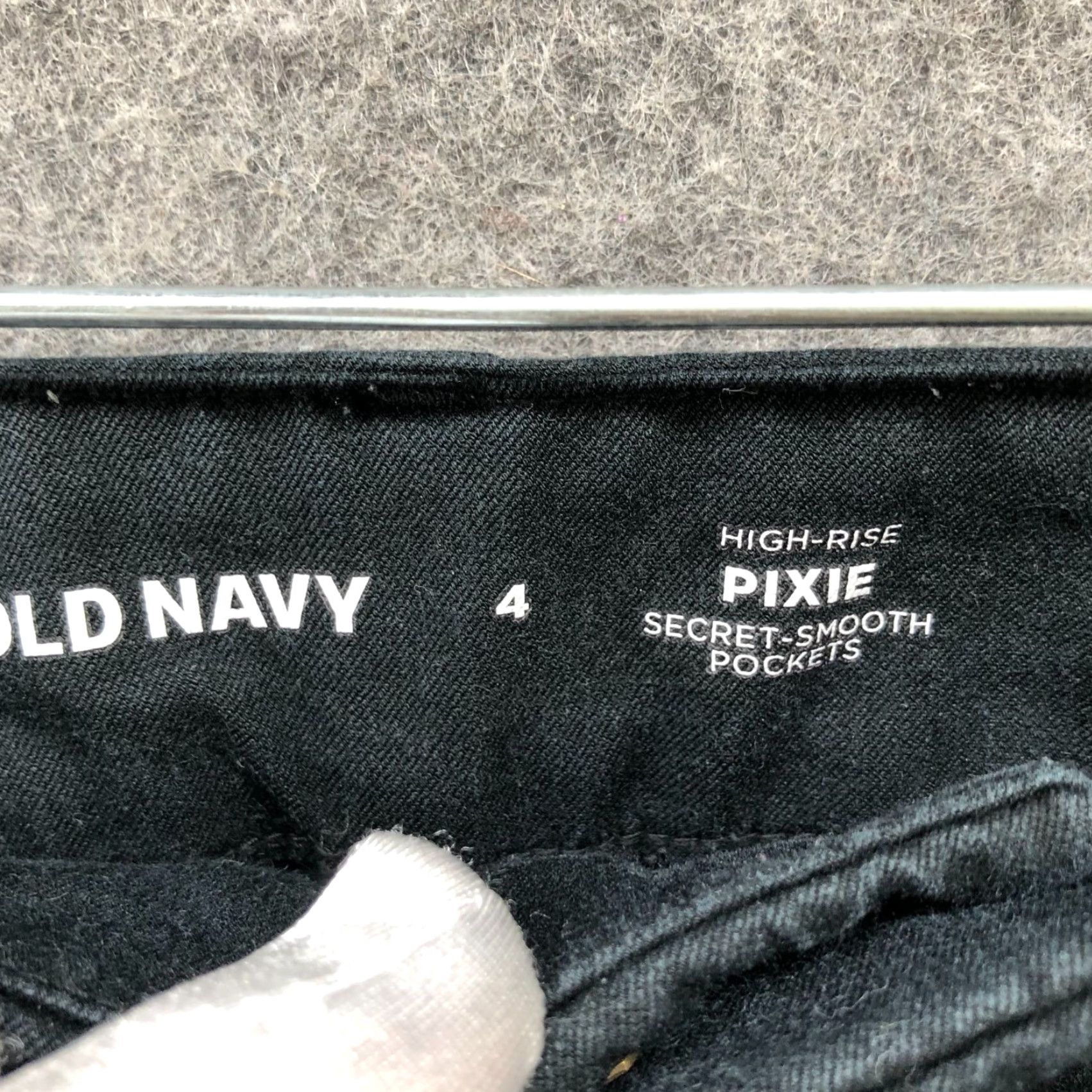 Old Navy VINTAGE? No, Old Navy Pixie High Rise Pants Womens 4 Black Dress Pants Trousers Skinny Size 27" / US 4 / IT 40 - 5 Thumbnail