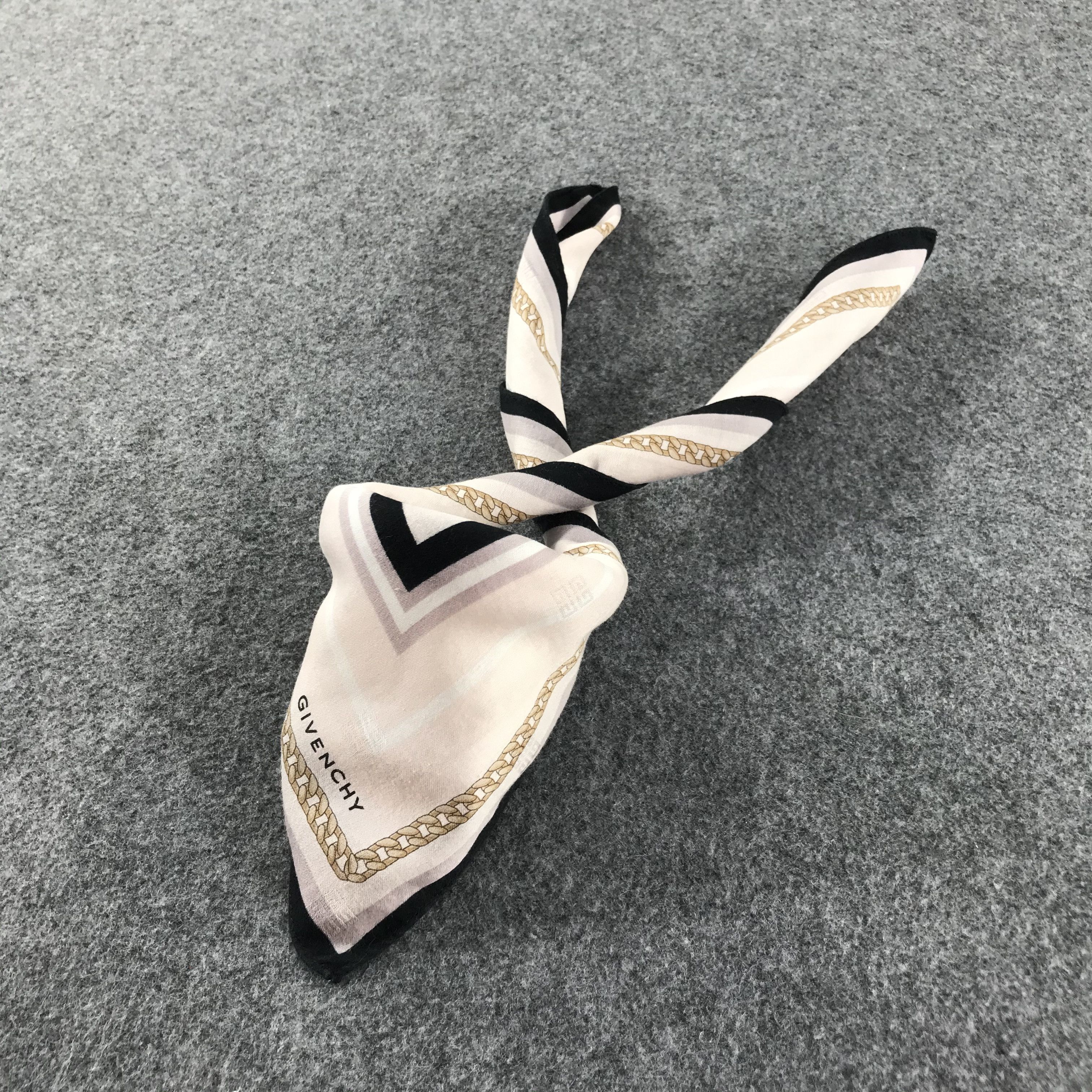 Givenchy Givenchy Handkerchief Neckerchief Bandana H130 Size ONE SIZE - 3 Thumbnail