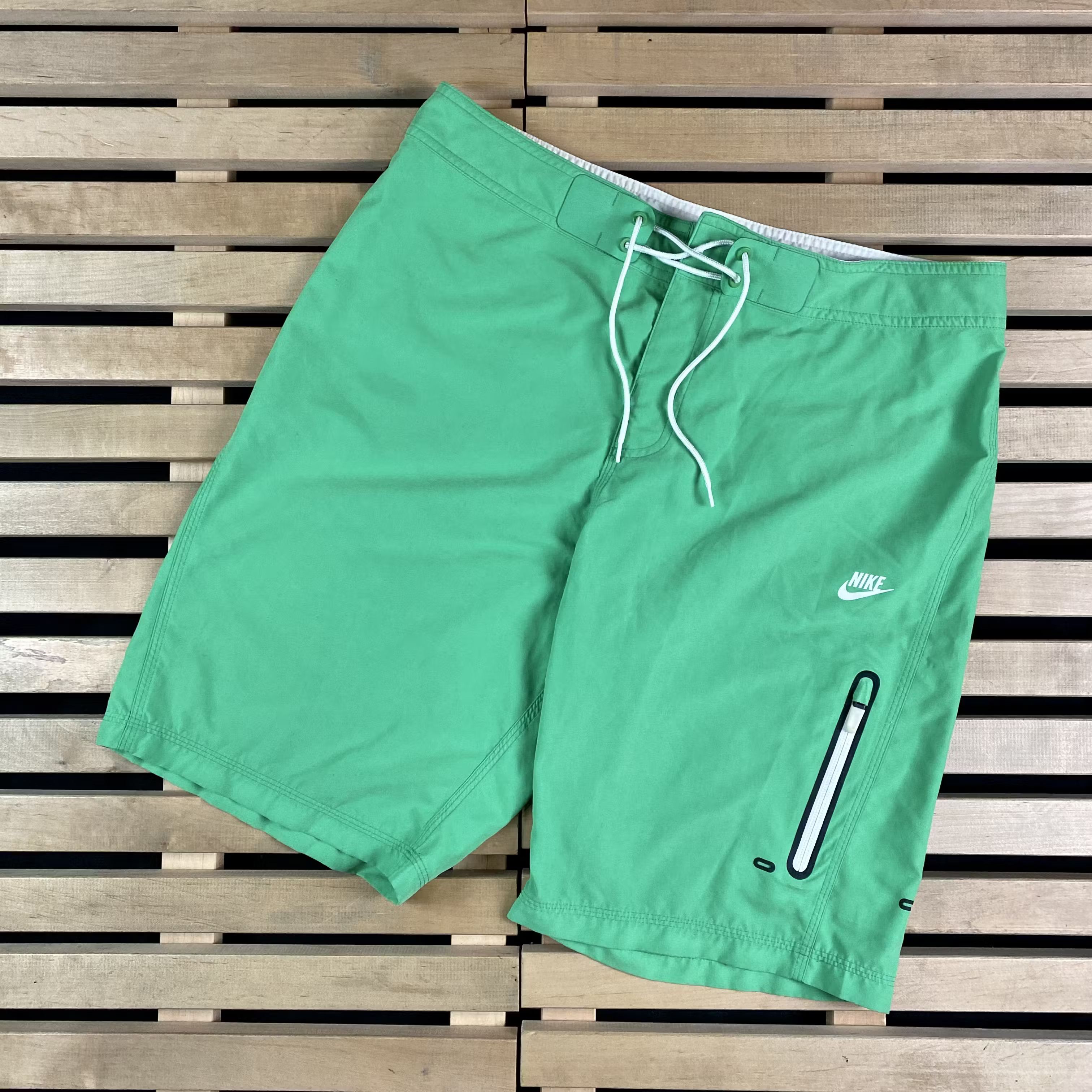 Nike × Vintage Men’s Short Nike Vintage Size 34 Size US 34 / EU 50 - 1 Thumbnail