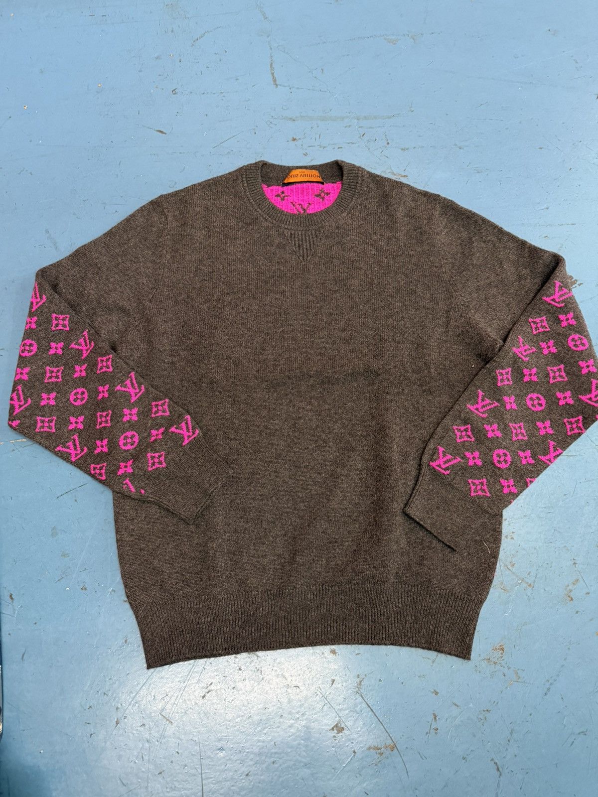 Louis Vuitton LOUIS VUITTON PINK MONOGRAM CASHMERE SWEATER Size US XL / EU 56 / 4 - 1 Thumbnail
