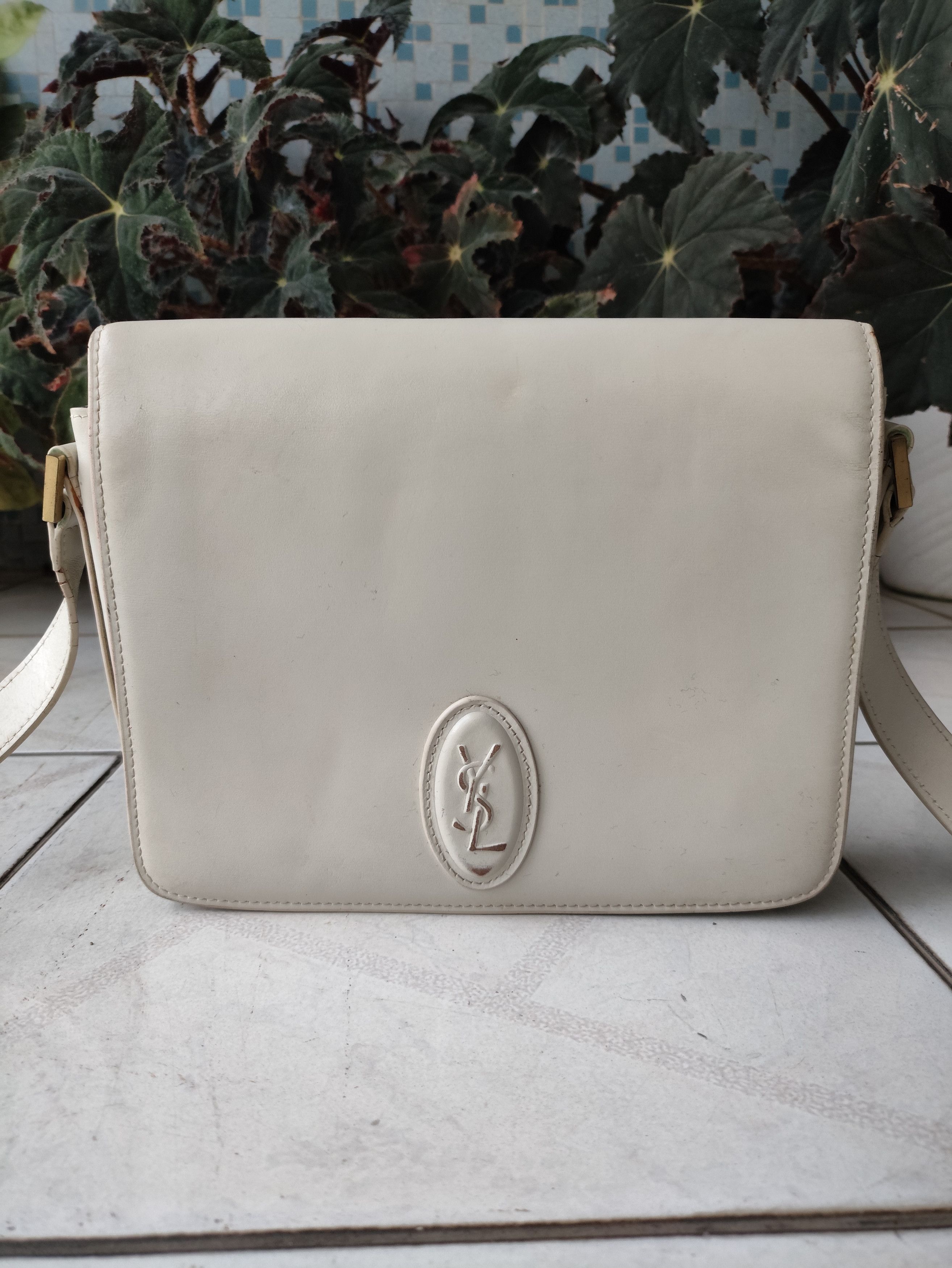 Yves Saint Laurent White Leather Mailbox Size ONE SIZE - 2 Thumbnail