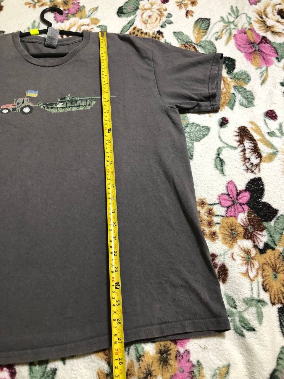 Other Support UKRAINE tractor pulling T-72 Russian tank T-shirt Size US L / EU 52-54 / 3 - 7 Thumbnail