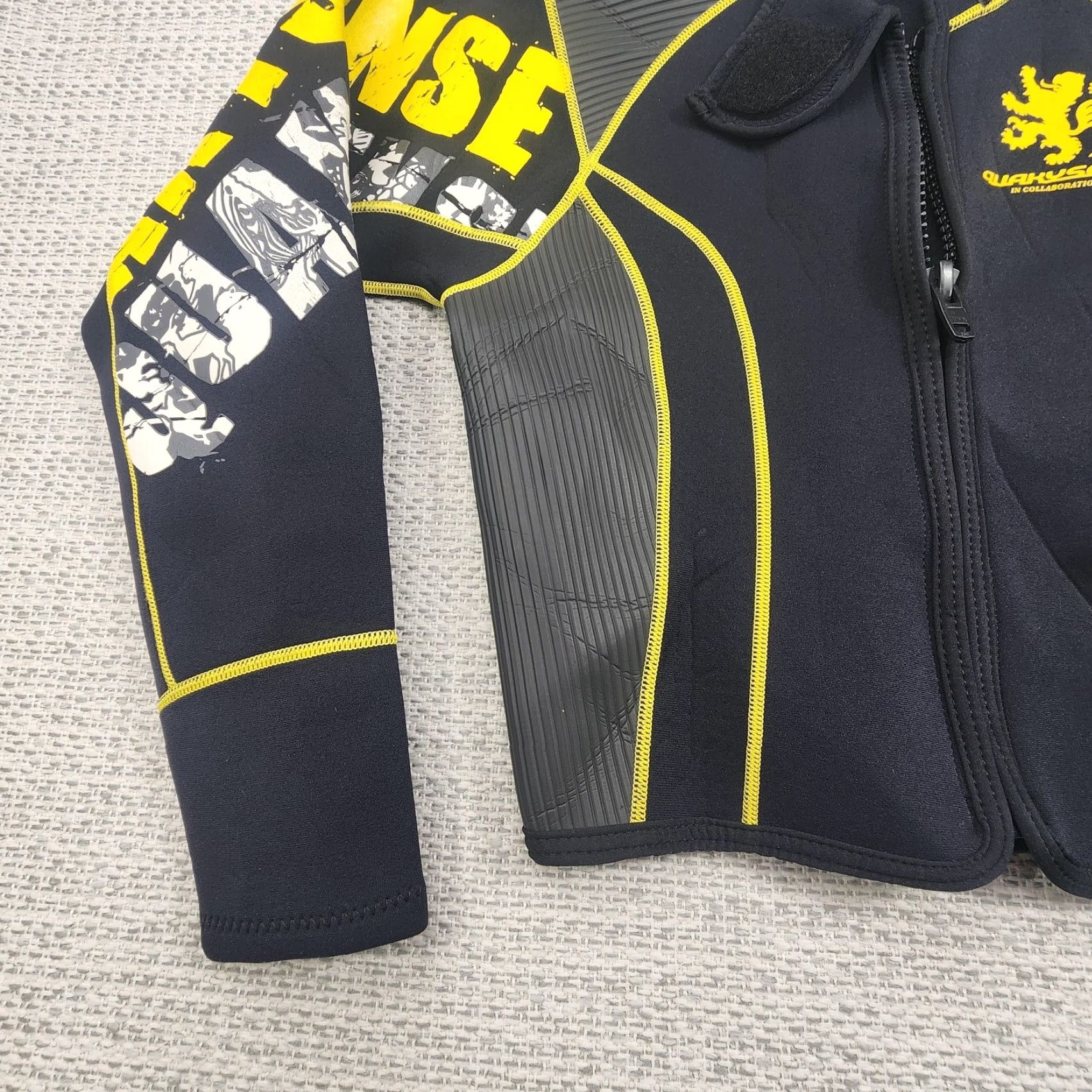 Quaksense X Jacket Mens Small Black Yellow Full Zip Wetsuit Neoprene Surf Top