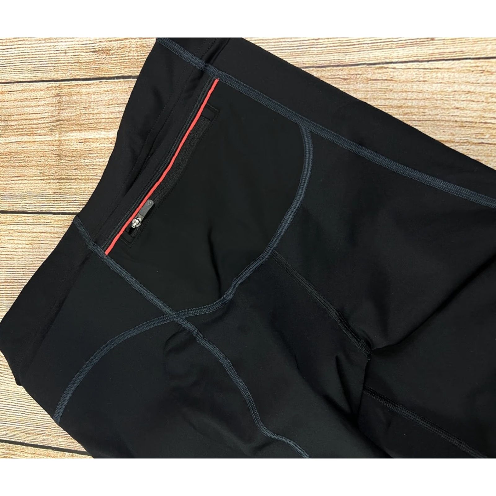 Vintage Athos Leggings Women Capri M Black Compression Athletic Training Training Leggings Medium Black Athos Womens Capri Leggings Size 32" / US 10 / IT 46 - 6 Thumbnail
