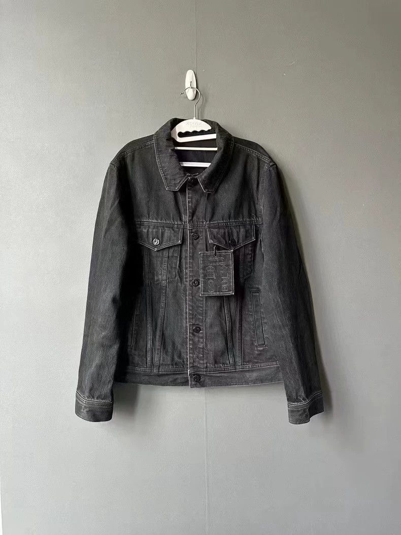 Louis Vuitton Louis Vuitton Denim jacket with DNA instruction listing ja Size US M / EU 48-50 / 2 - 1 Thumbnail