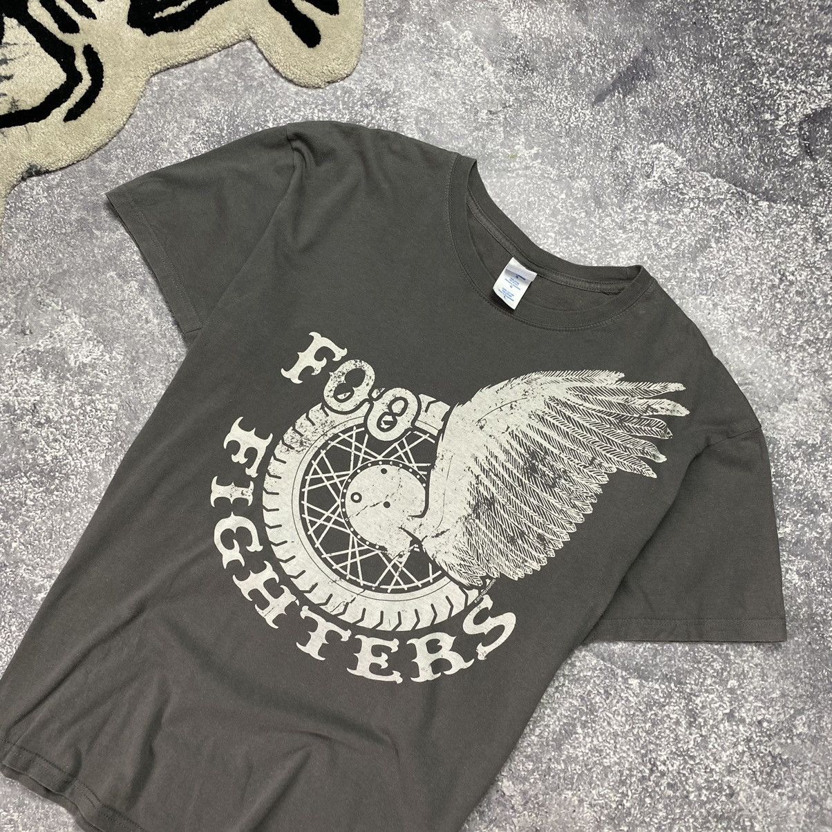 Band Tees Vintage Foo Fighters 2010 big logo rock band tee Size US L / EU 52-54 / 3 - 2 Thumbnail