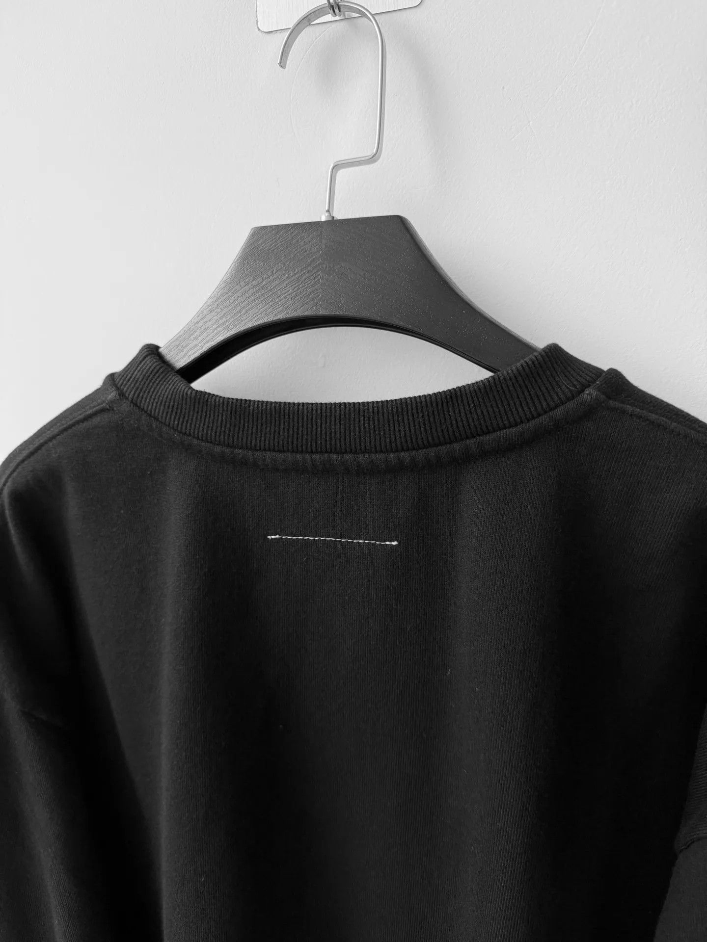 MM6 MM6 S/S20 Cutout Embroidered Sweatshirt Black M Size M / US 6-8 / IT 42-44 - 6 Thumbnail