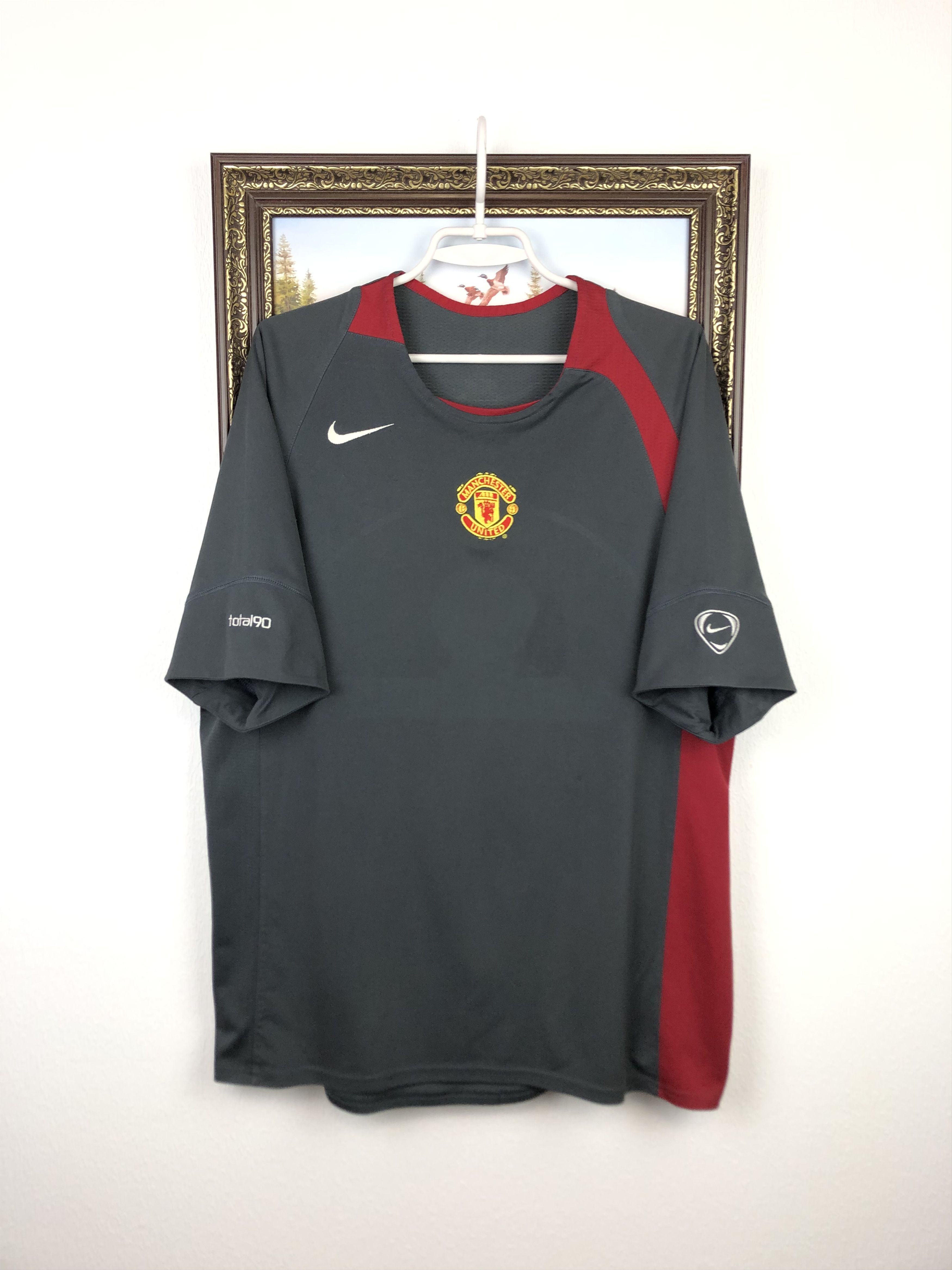 Nike Vintage Nike Manchester United Football Shirt Train Jersey Size US L / EU 52-54 / 3 - 1 Thumbnail