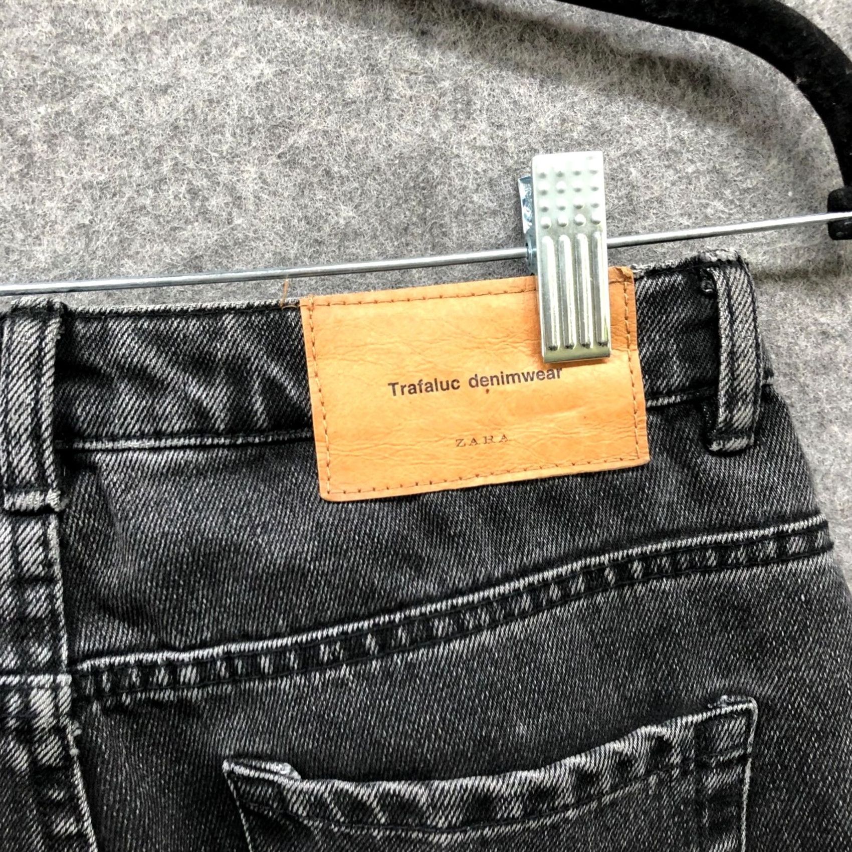Zara VINTAGE Zara Mom Jeans Womens Size 2 Black High Rise Non-Stretch Jeans Regular Women 5-Pocket Denim Cotton Black 26.5 in 8.5-10 in Rise Females Size 26" / US 2 / IT 38 - 7 Thumbnail