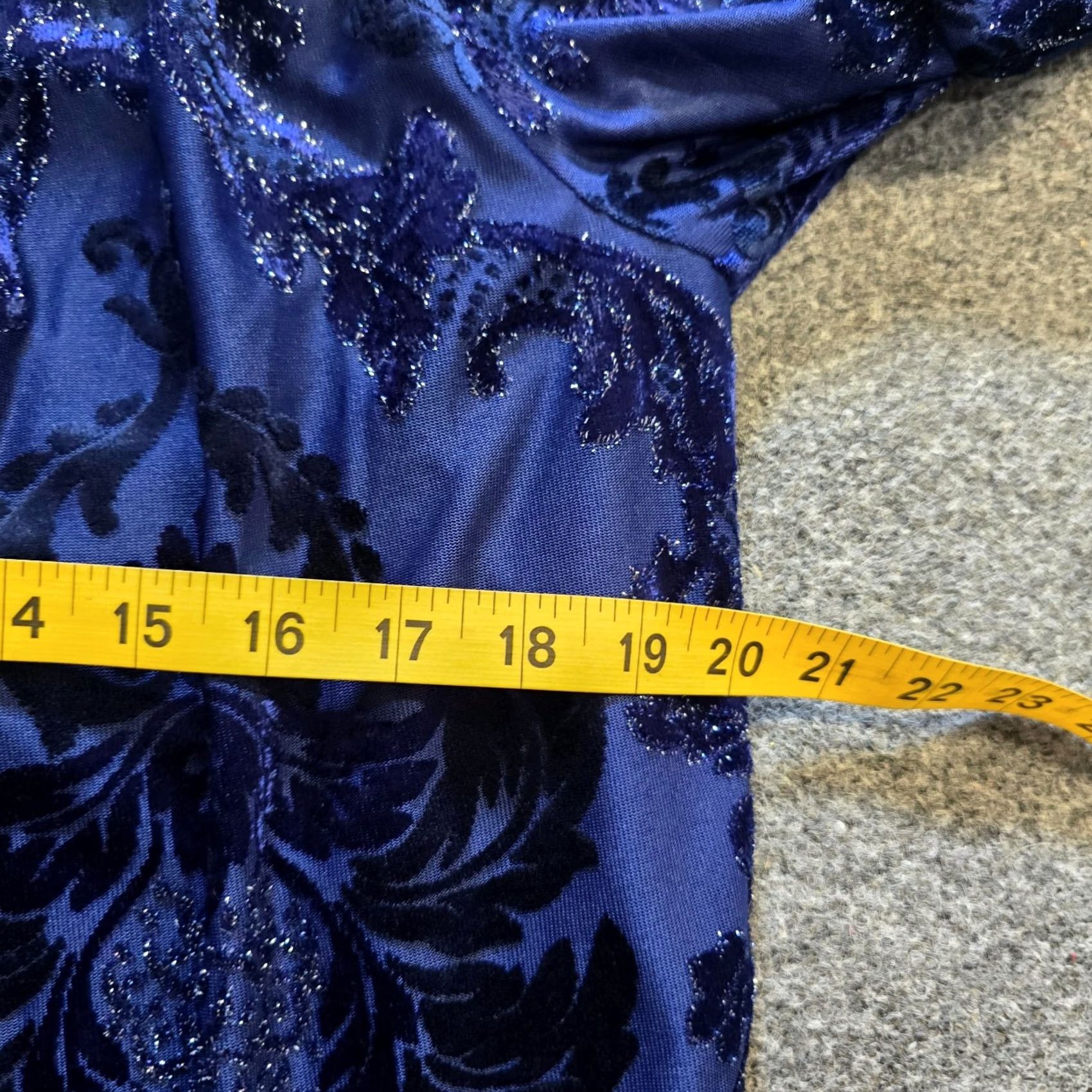 Isaac Mizrahi Isaac Mizrahi Top Womens Size S Blue Floral Shimmer Velour Holiday Classic Size S / US 4 / IT 40 - 6 Thumbnail
