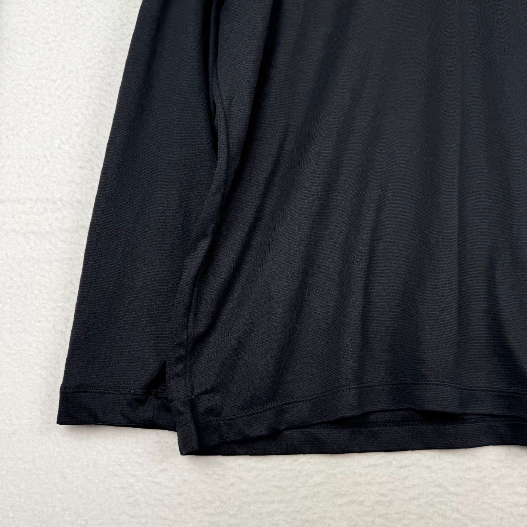 Patagonia VINTAGE Patagonia Capilene XL Black Long Sleeve Turtle Neck Shirt Pullover Made in USA Men XL Black T-Shirt Activewear Hiking USA 90s Size US XL / EU 56 / 4 - 3 Thumbnail
