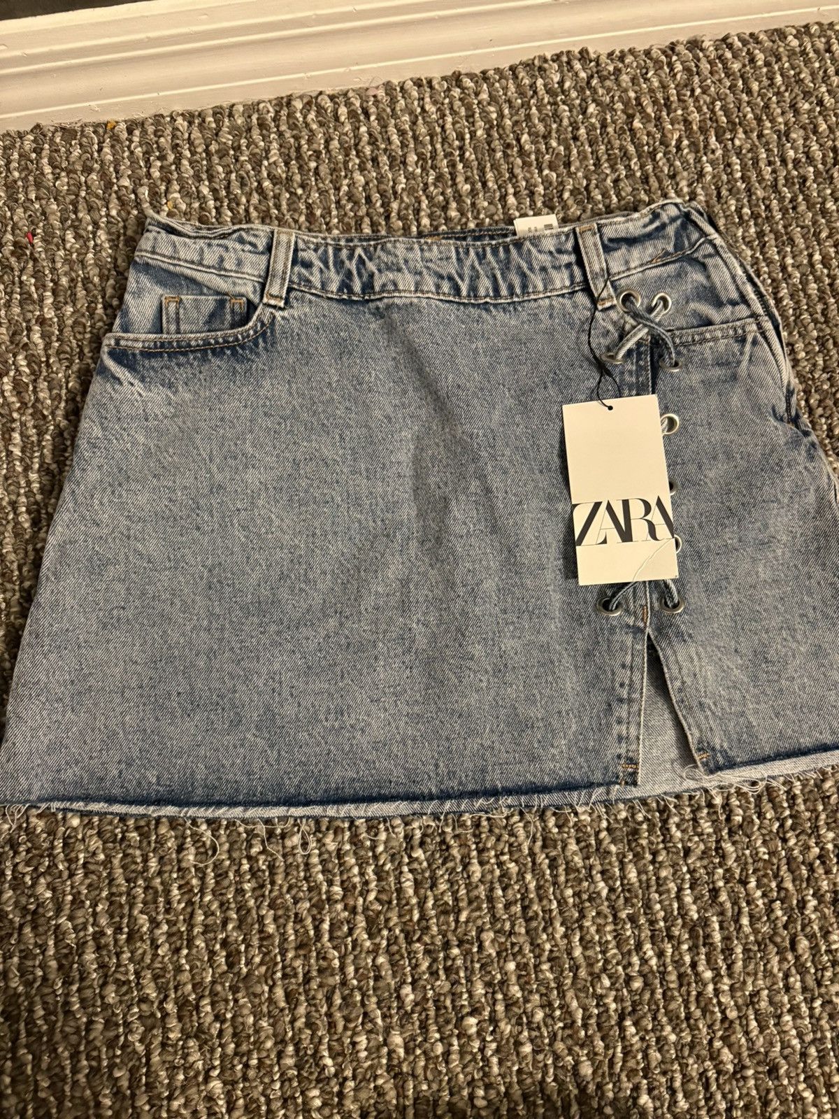 Zara Zara denim mini skirt Size 27" / US 4 / IT 40 - 1 Thumbnail