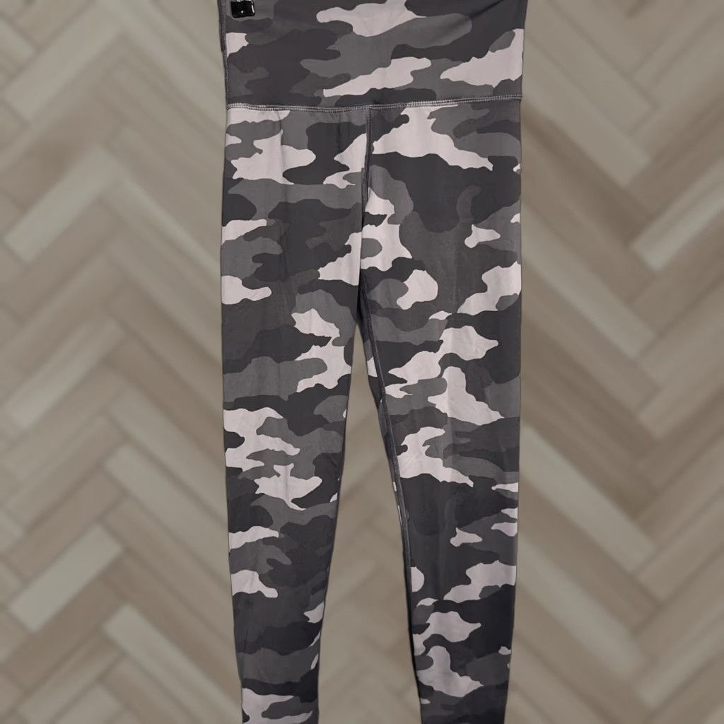Vintage Aerie Camo Gray High Waisted Leggings Small Womens Black Size 28" / US 6 / IT 42 - 1 Thumbnail
