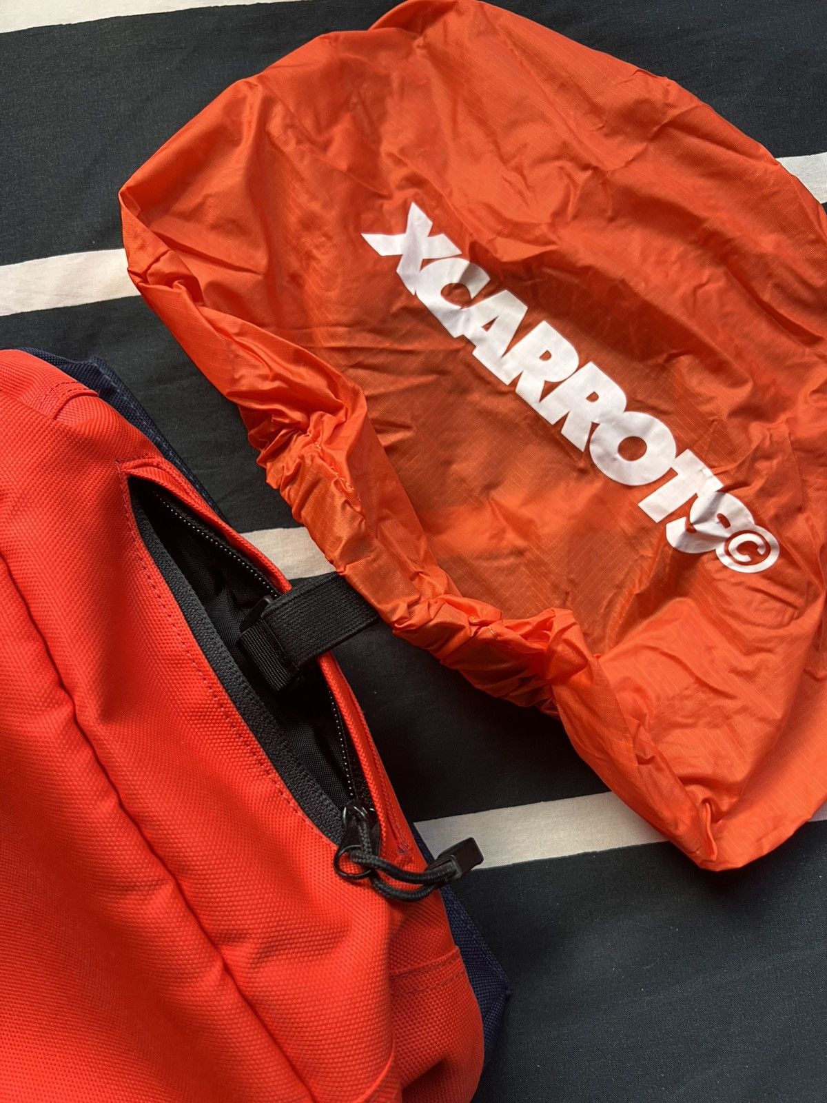 Carrots by Anwar Carrots × Xlarge XLarge X Carrots XCARROTS Shoulder Waist Zipper Bag Size ONE SIZE - 4 Thumbnail