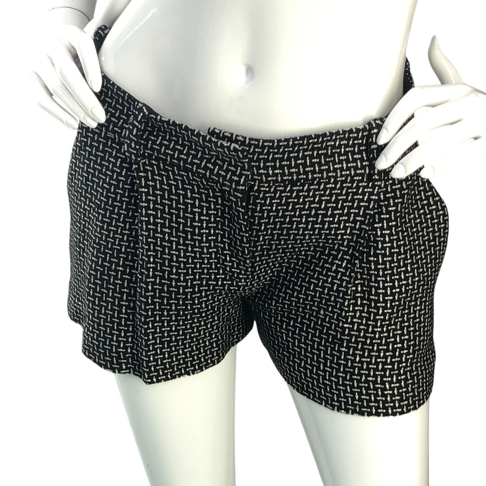 Diane von Furstenberg Diane Von Furstenberg Size 2 Shorts Naples Silk Viscose Size 26" / US 2 / IT 38 - 1 Thumbnail