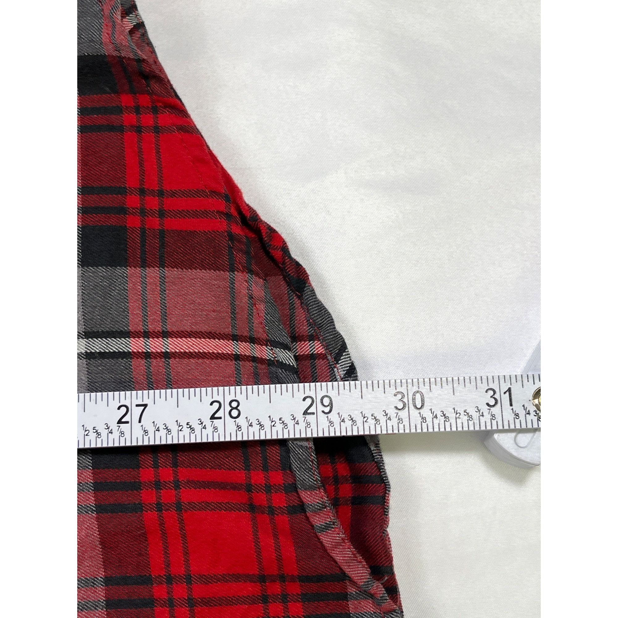 Van Heusen Van Heusen SKU 7620 Mens Red and Gray Plaid Button Down Shir Size US XL / EU 56 / 4 - 6 Thumbnail