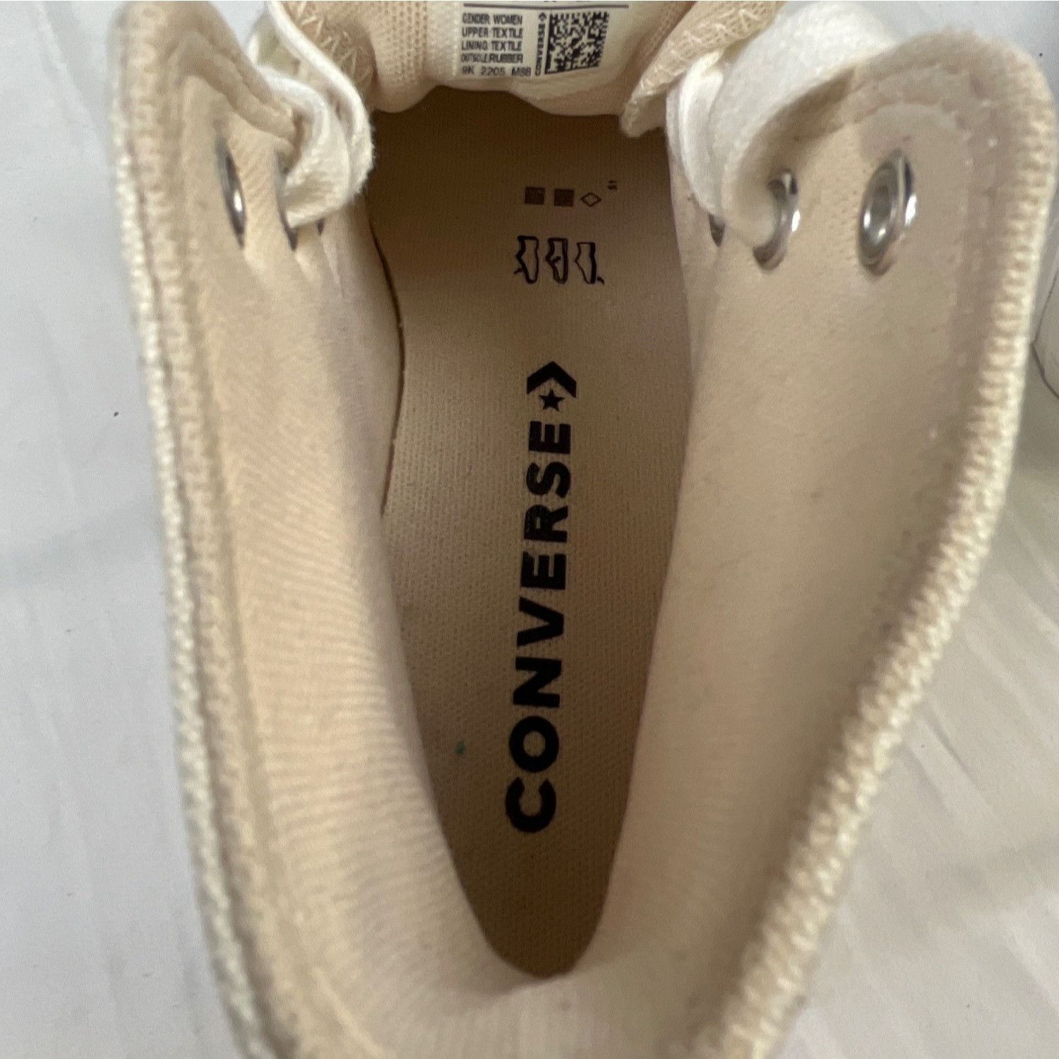 Converse Cuck Taylor Women's White Shoes/Sneakers Sz 5 SKU 4