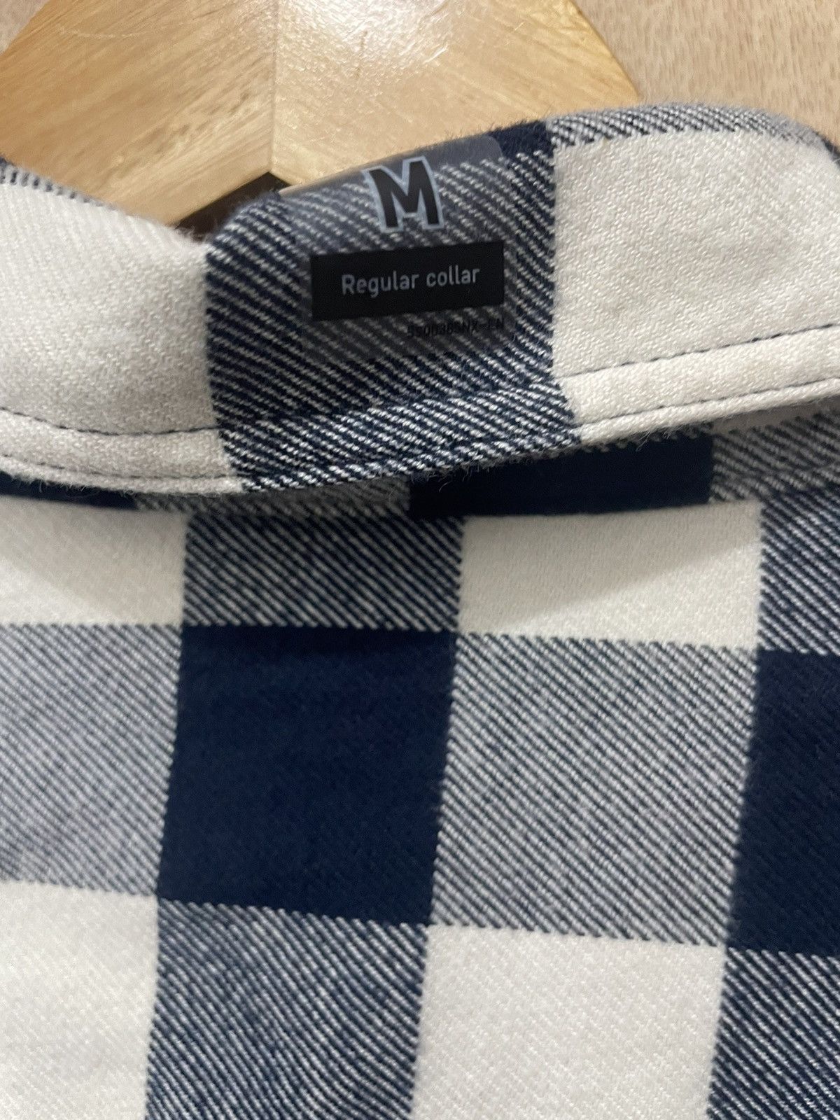 Uniqlo Uniqlo mens flannel long sleeve shirt size medium brand new Size US M / EU 48-50 / 2 - 4 Thumbnail