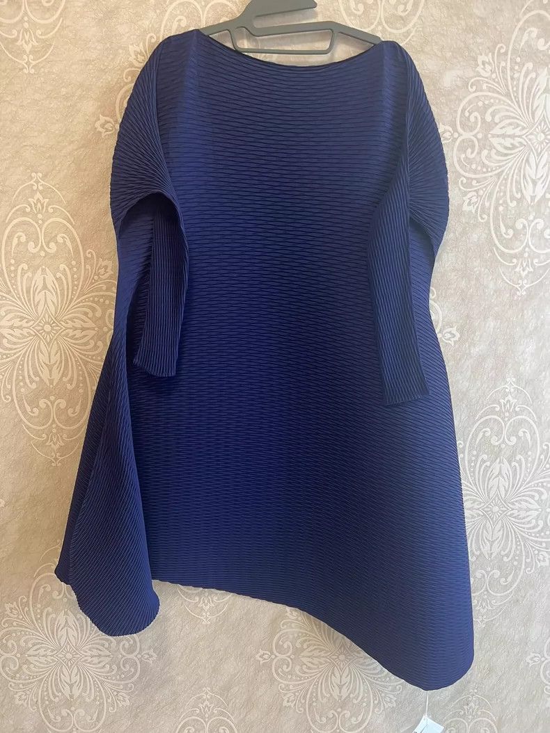 Issey Miyake Issey Miyake size:2 Navy blue small fish-scale dress Size S / US 4 / IT 40 - 1 Thumbnail