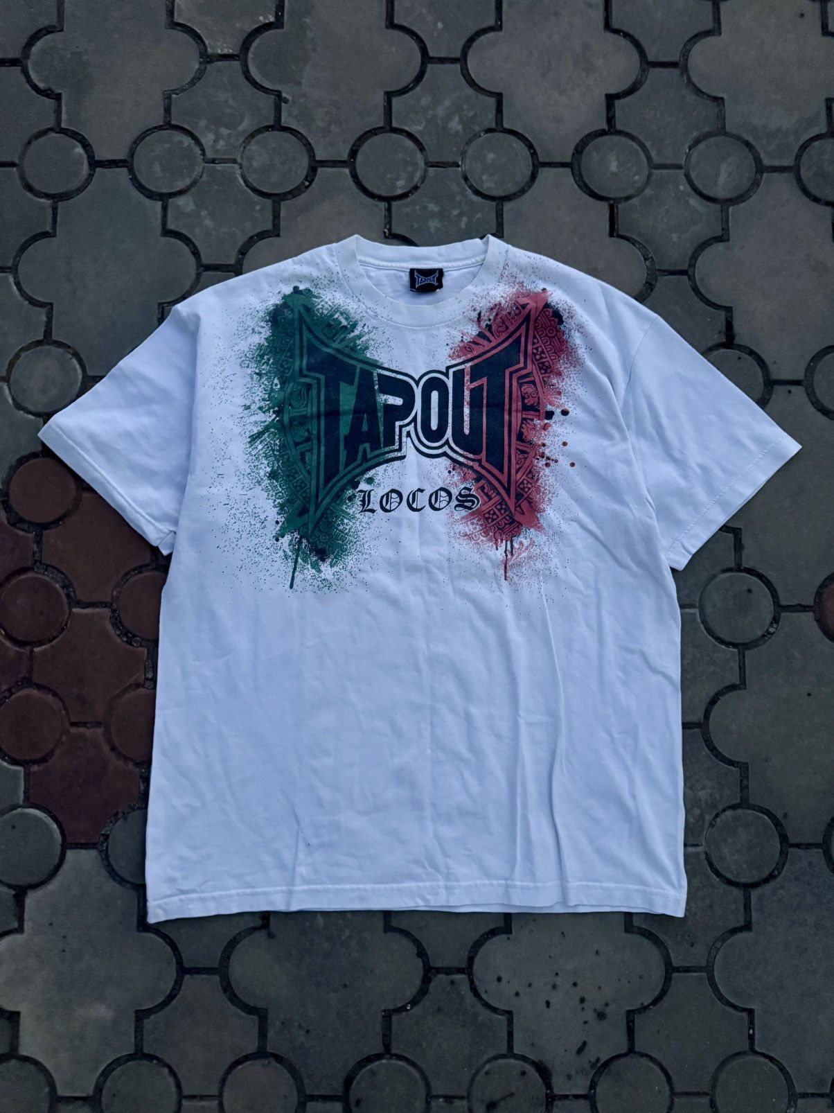 Tapout Vintage Tapout Locos Big Logo Tee Shirt Size US L / EU 52-54 / 3 - 1 Thumbnail