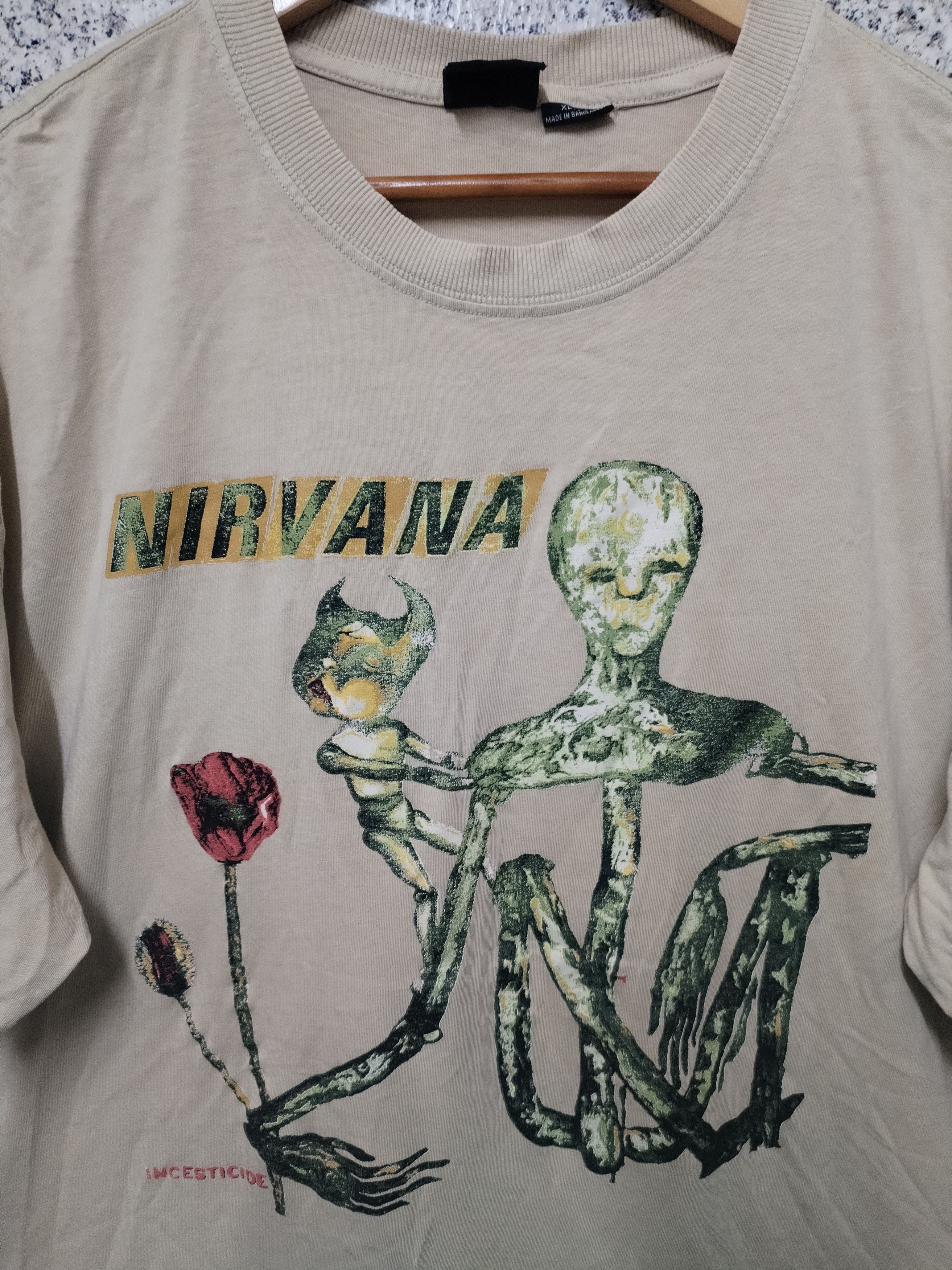Vintage Thrashed Sun Faded Nirvana Shirt Distressed Grunge Band Size US XL / EU 56 / 4 - 3 Thumbnail