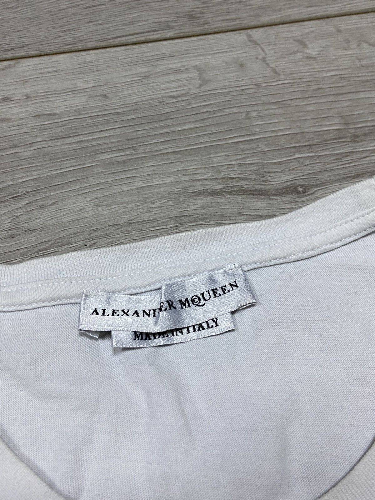 Alexander McQueen RARE Alexander McQueen skull king snake vintage t-shirt Size US S / EU 44-46 / 1 - 4 Thumbnail
