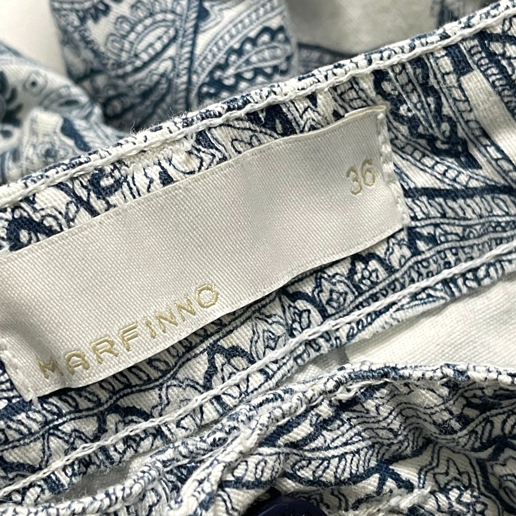 Vintage Marfinno Shorts 26 Blue White Paisley Beach Casual Womens Regular 100% Cotton "mid" Rise 6.5 Inseam waistband 36 Size 26" / US 2 / IT 38 - 3 Thumbnail
