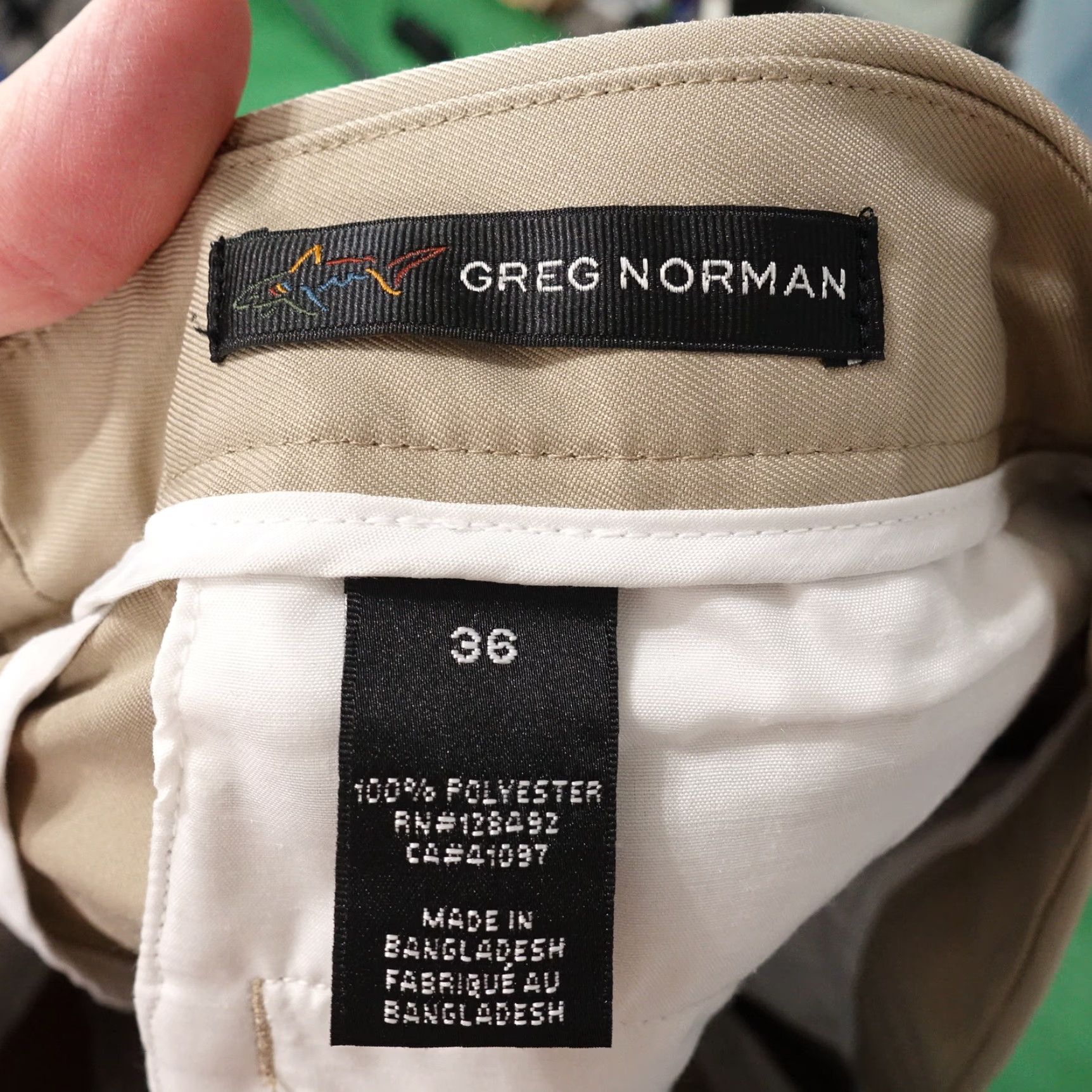 Vintage GREG NORMAN BEIGE FLAT FRONT POLYESTER GOLF SHORTS MENS SIZE 36 Size US 36 / EU 52 - 6 Thumbnail