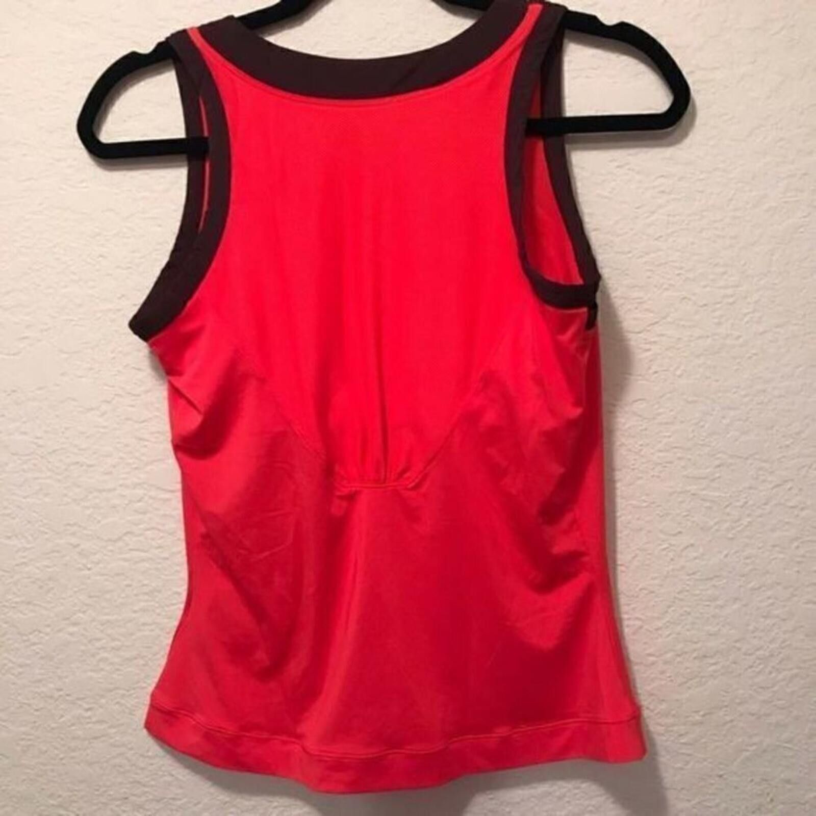 Nike *30off3* NWOT. NIKE ACTIVE DRI-FIT workout tank top. Size S / US 4 / IT 40 - 5 Thumbnail