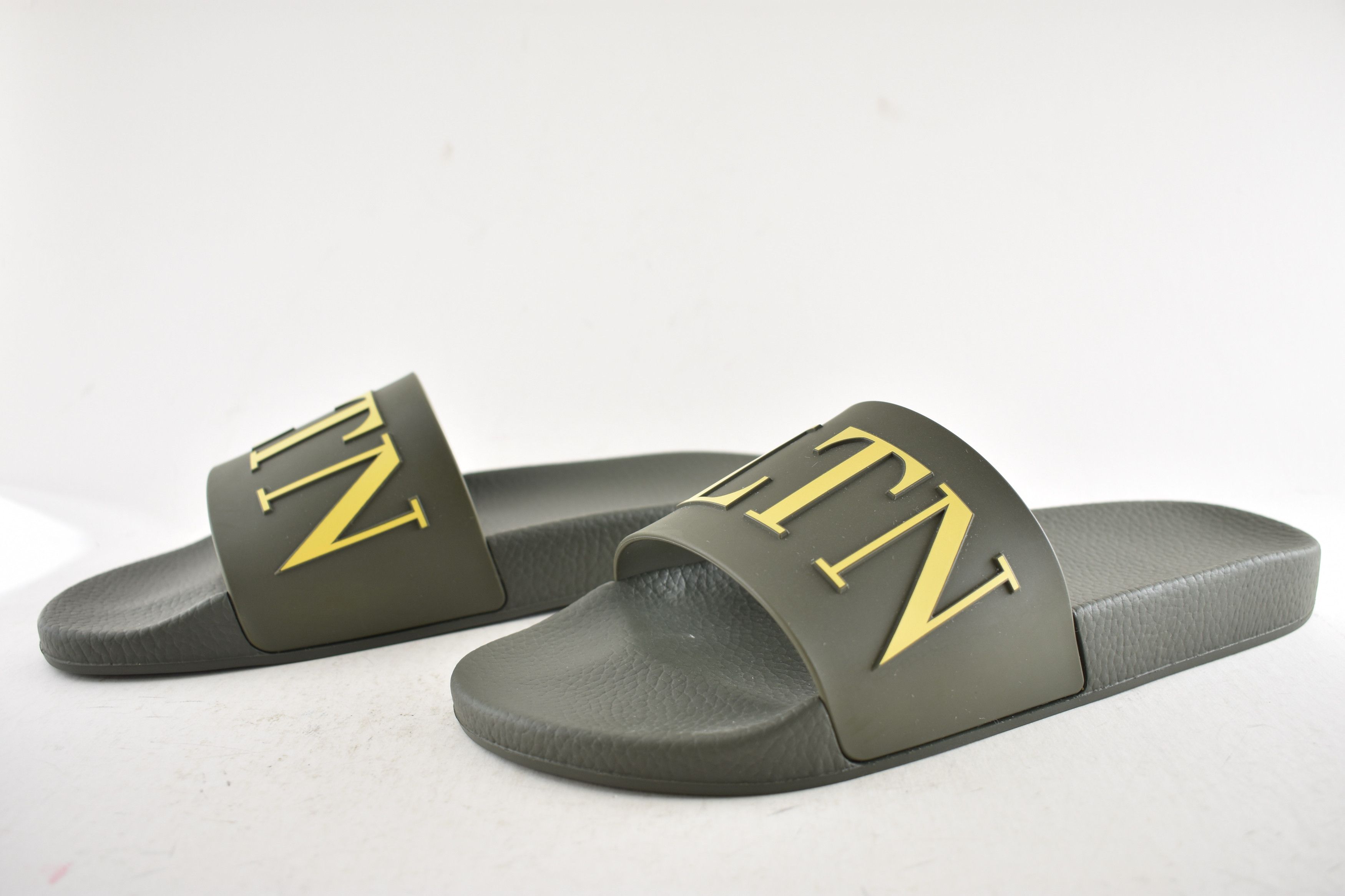 Valentino Garavani VLTN Yellow Logo Rubber Pool Slide Sandal 44 11 Size US 11 / EU 44 - 9 Thumbnail