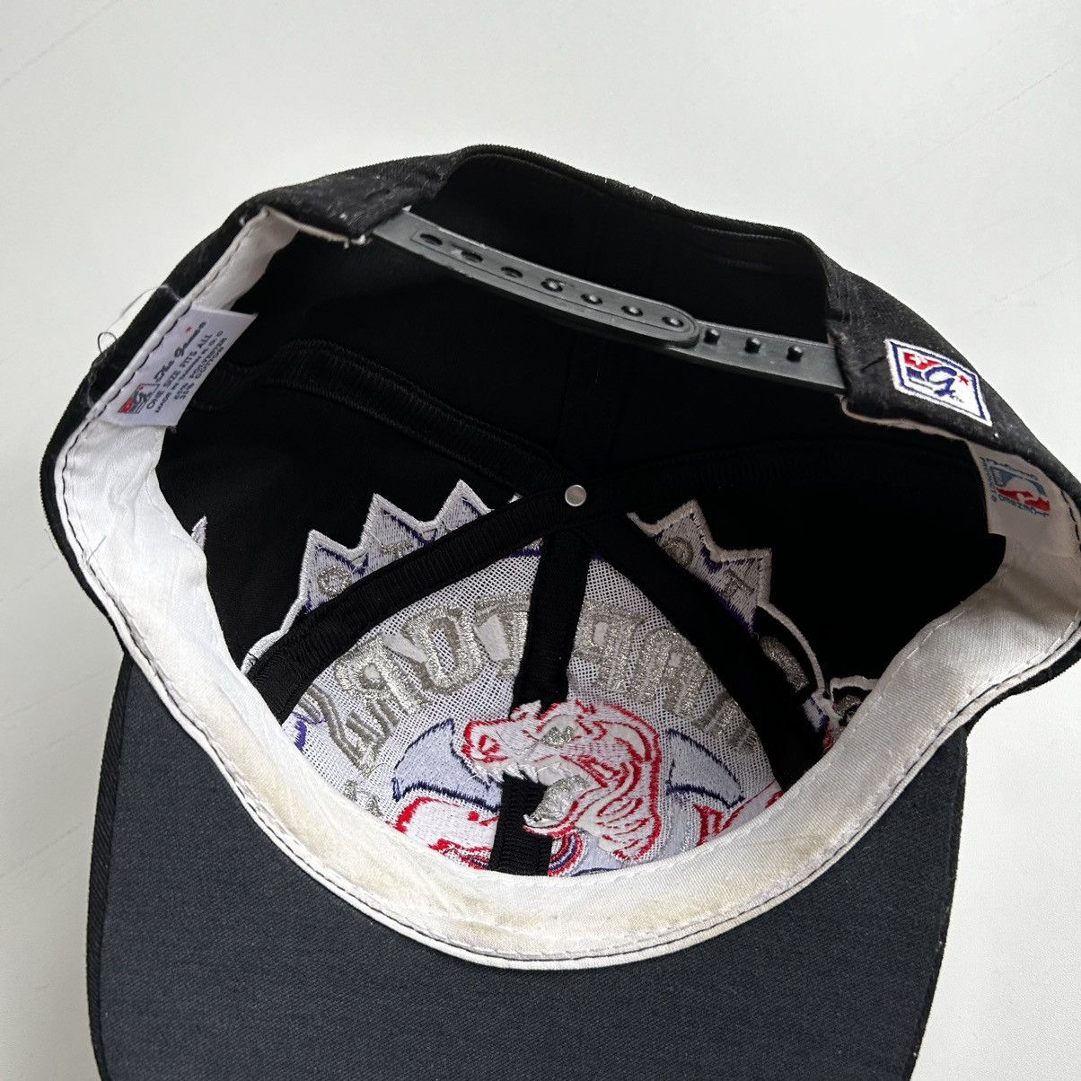 NBA × The Game × Vintage Vintage 90s Toronto Raptors NBA Big Logo The Game Snapback Size ONE SIZE - 4 Thumbnail