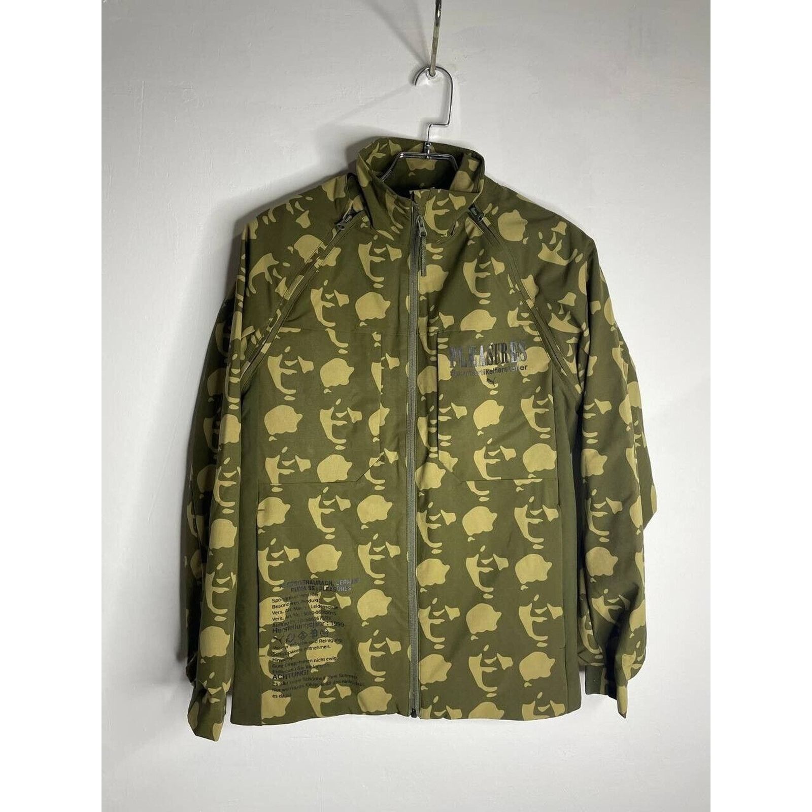 Pleasures × Puma PUMA Pleasures Jacket Camo Print Olive Green Lightweight XS Size XS / US 0-2 / IT 36-38 - 1 Thumbnail