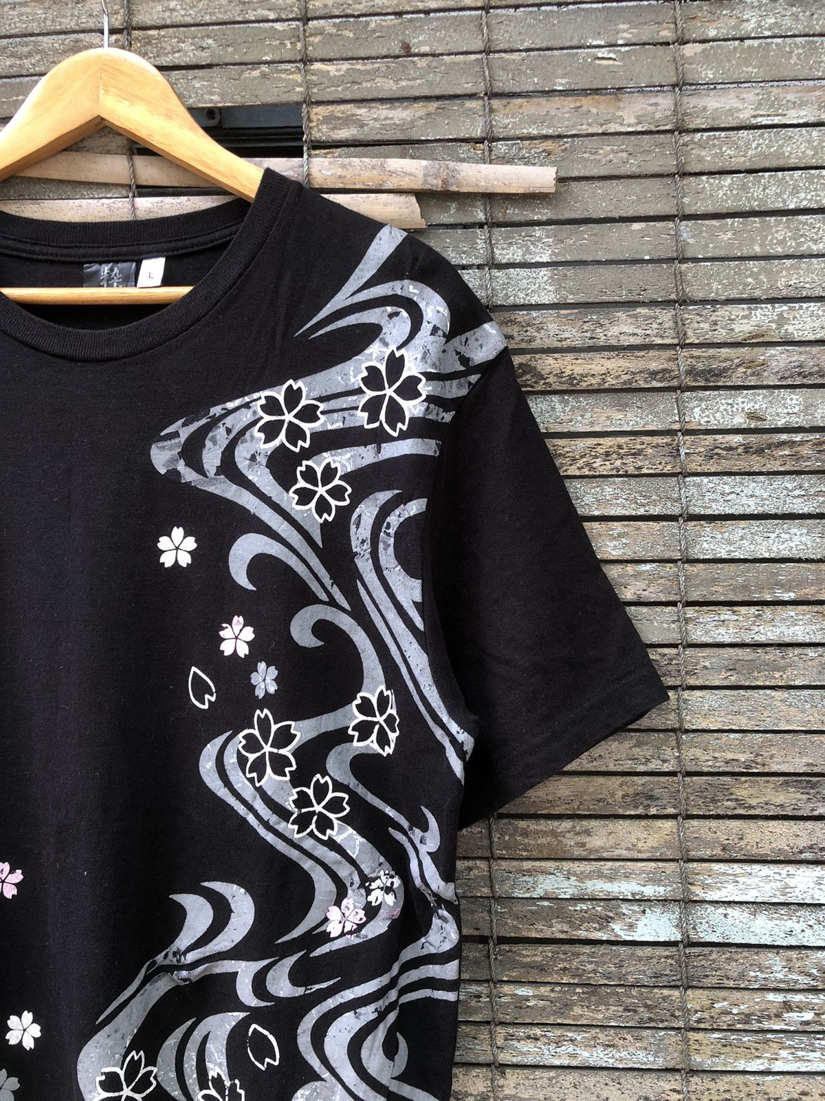 Japanese Brand × Toyo Enterprises × Vintage Vintage 90s Japanese Brands Sukajan Koi Fish Tshirt Size US L / EU 52-54 / 3 - 5 Thumbnail
