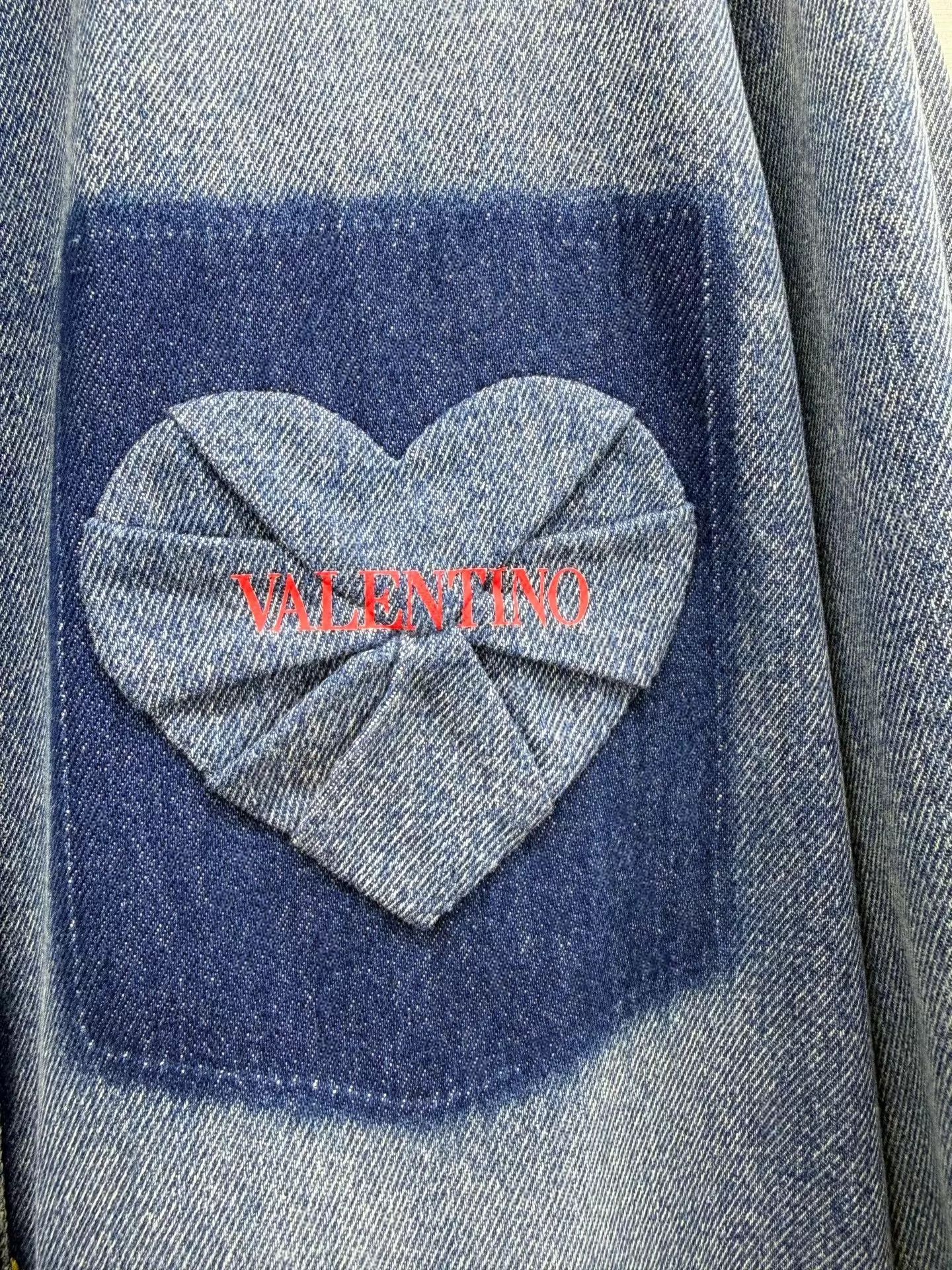 Valentino Authentic Valentino Denim Shirt Jacket 38 (Worn Once, LN) Size XS / US 0-2 / IT 36-38 - 2 Thumbnail