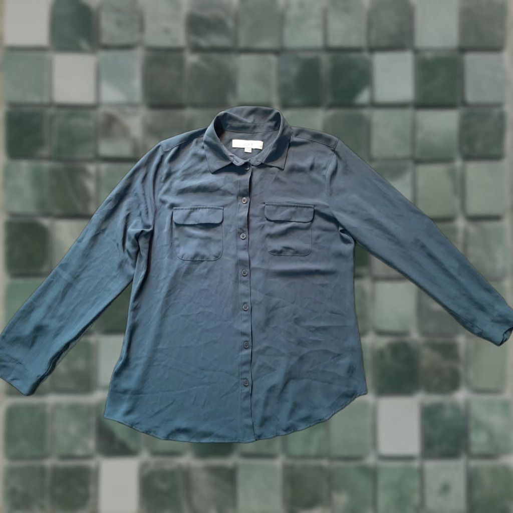 Ann Taylor Ann Taylor Button-Up Shirt Women's Petite Medium Long Sleeve Blue Lightweight 2 Pocket Workwear M P Petite Size M / US 6-8 / IT 42-44 - 1 Thumbnail
