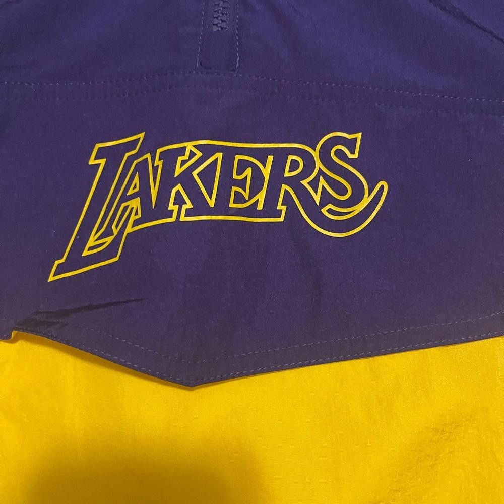 Nike Nike Men’s Los Angeles Lakers Courtside NBA Premium Jacket Sample Size US M / EU 48-50 / 2 - 5 Thumbnail