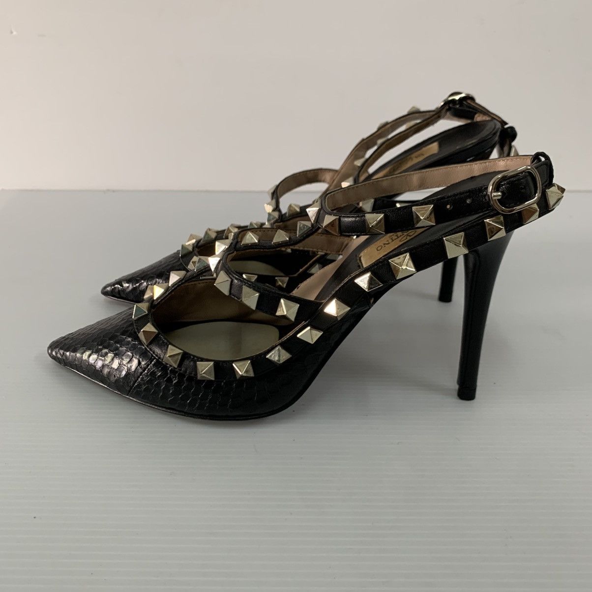 Valentino Valentino Garavani Spike Black Heels Size US 7 / IT 37 - 3 Thumbnail