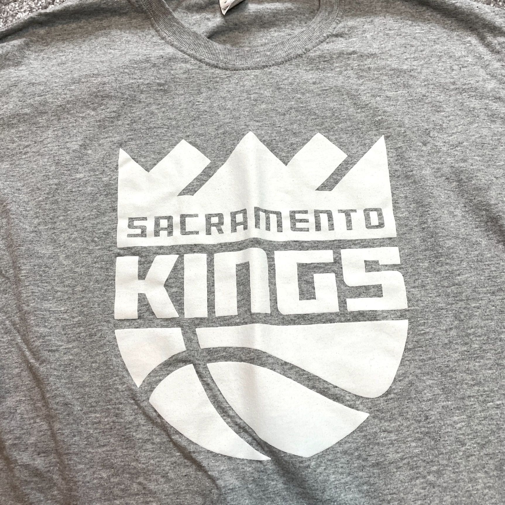 Fruit Of The Loom Fruit of the Loom Shirt Adult M Gray Sacramento Kings Logo NBA T Size US M / EU 48-50 / 2 - 2 Thumbnail