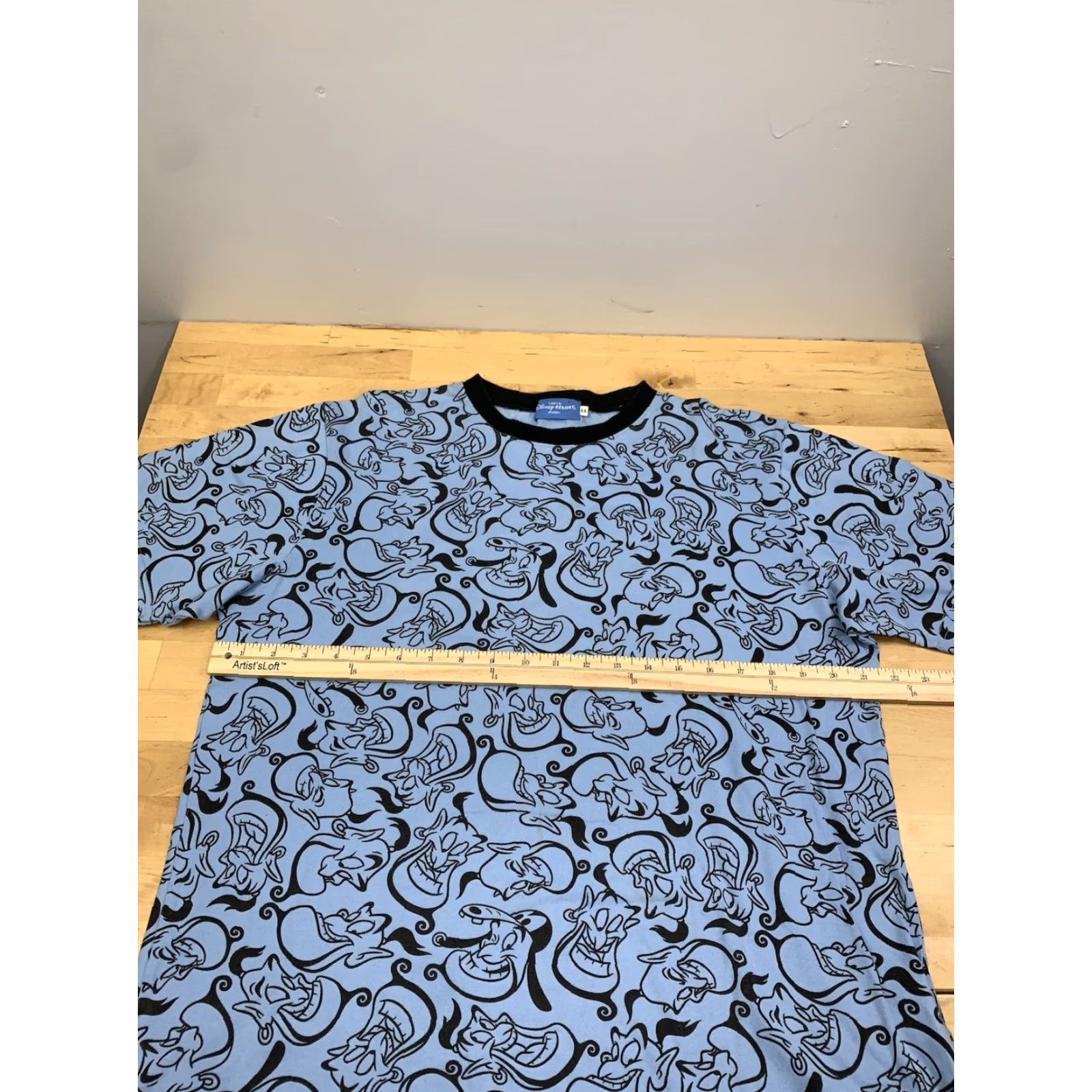 Disney Disney Aladdin Genie Shirt Mens L Blue AOP Shirt Mens L Blue Aladdin Genie Disney Disney Toy Story? No. (Oops). Size US L / EU 52-54 / 3 - 4 Thumbnail