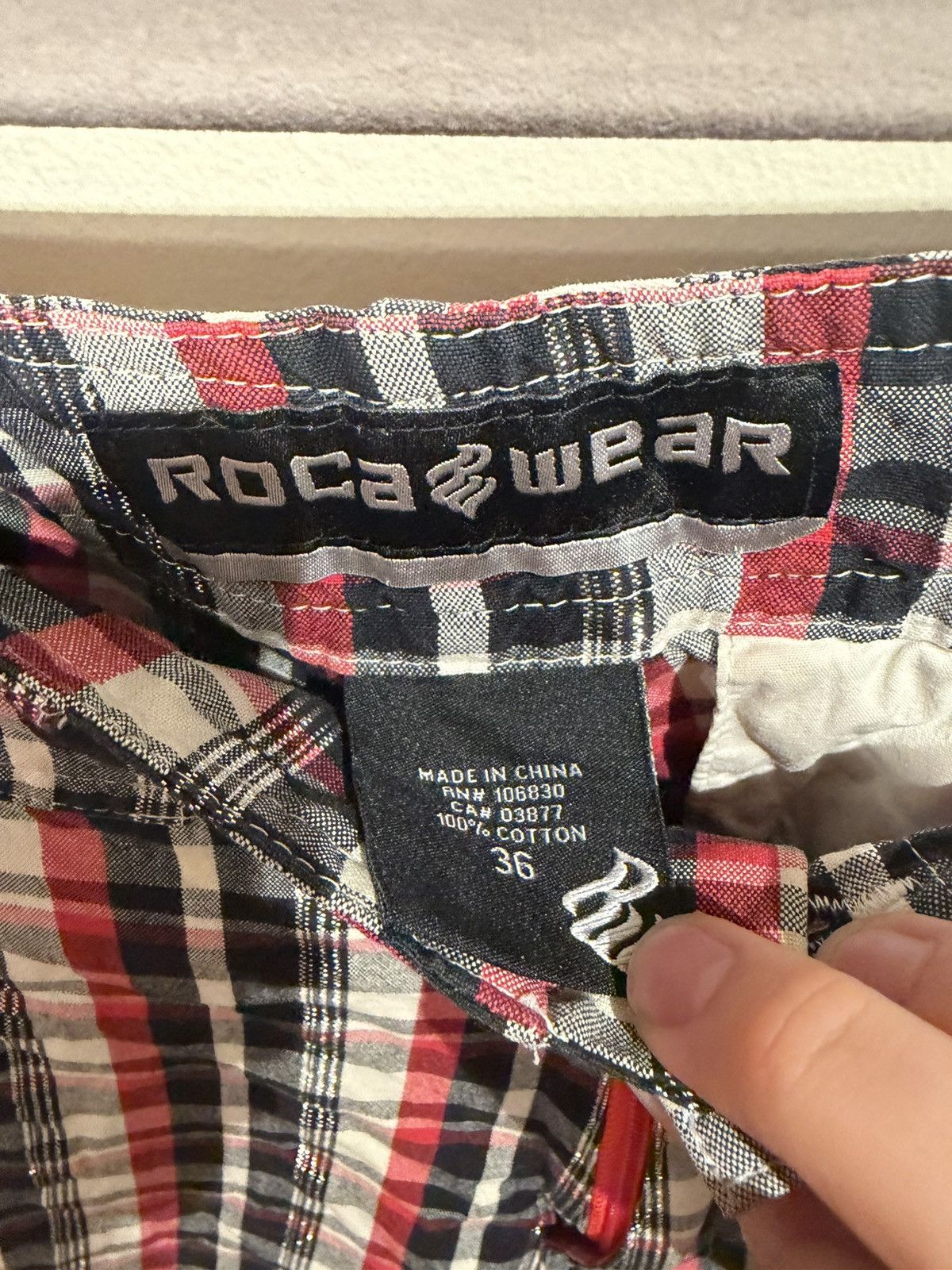 Rocawear Rocawear Red Black Plaid Cargo Shorts Size US 36 / EU 52 - 3 Thumbnail