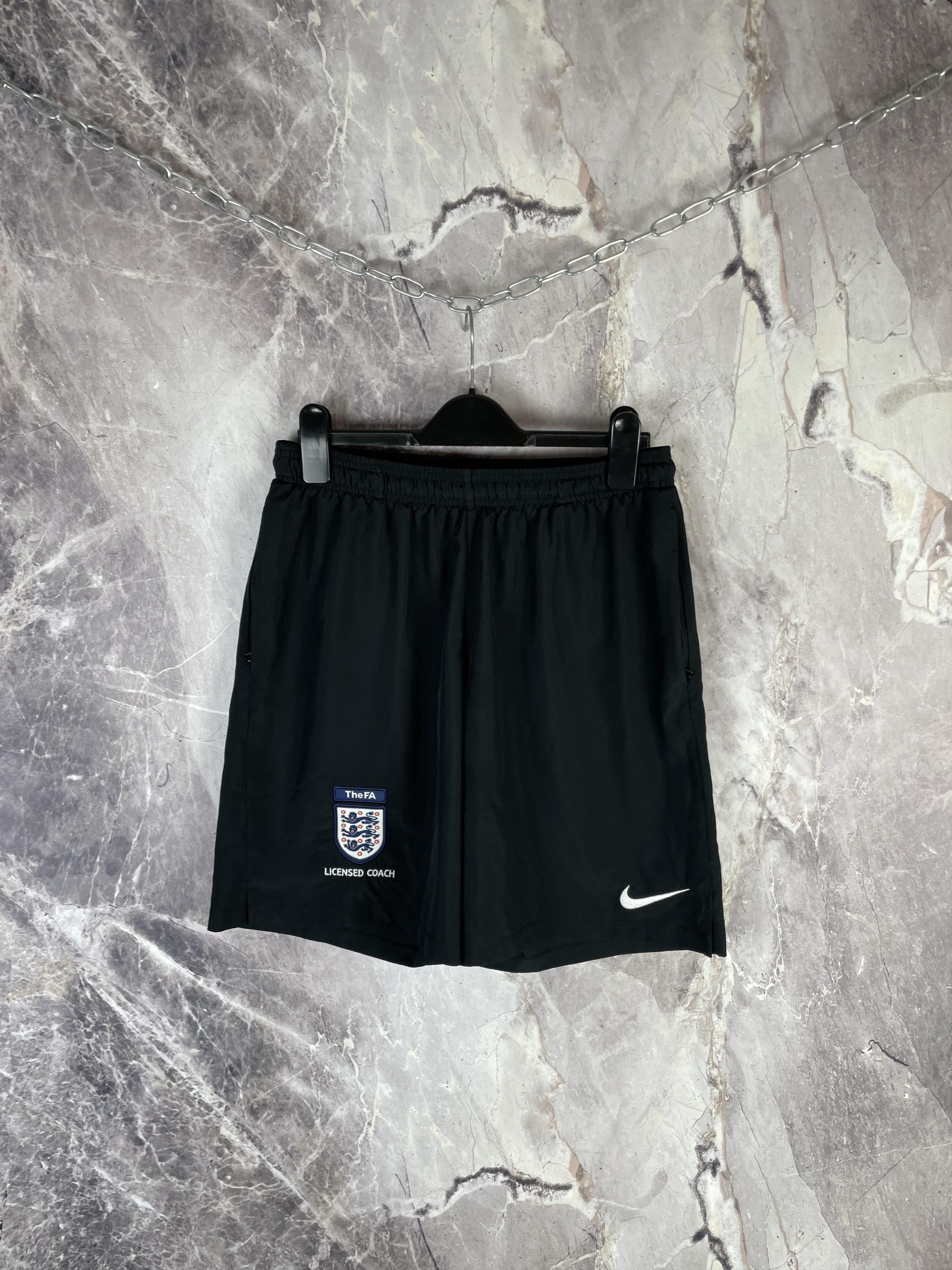 Nike Nike England Mens Nylon Shorts y2k Size US 32 / EU 48 - 2 Thumbnail