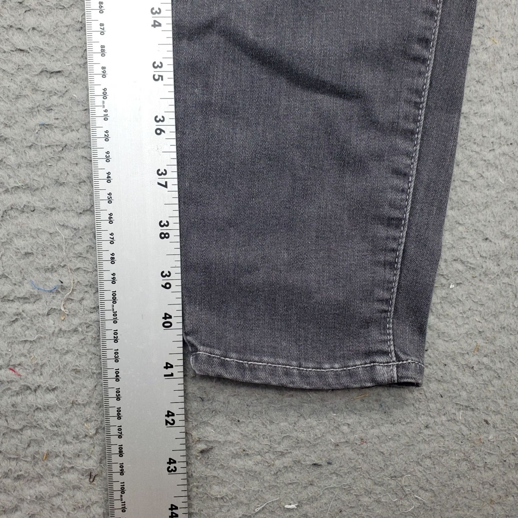 Paige Paige Jeans Womens 30 Gray Denim Hoxton Ultra Skinny Distressed Whiskered Jeans Slim 31in Inseam Womens 30 Gray Distressed Pockets Button Jeans Size 30" / US 8 / IT 44 - 3 Thumbnail