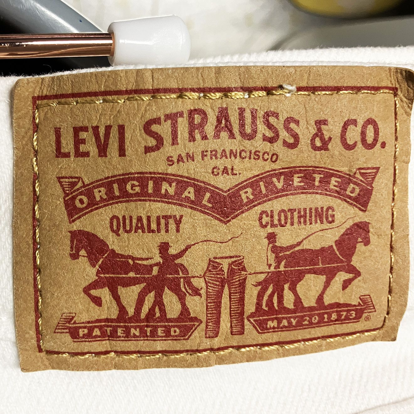 Other White Levis w/ tree to roots paintings Size 38" / US 16 / IT 52 - 5 Thumbnail
