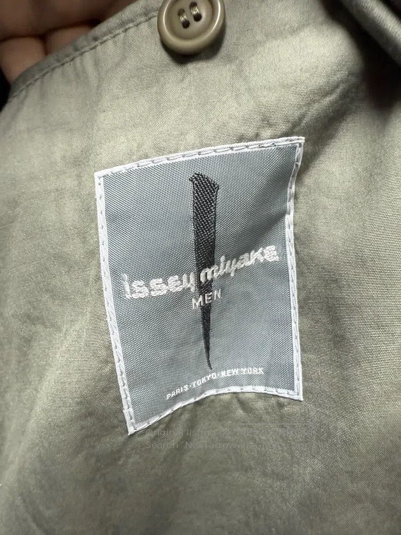 Issey Miyake Issey Miyake Big Shoulder Pad Inverted Triangle Stand Coll Size US S / EU 44-46 / 1 - 7 Thumbnail